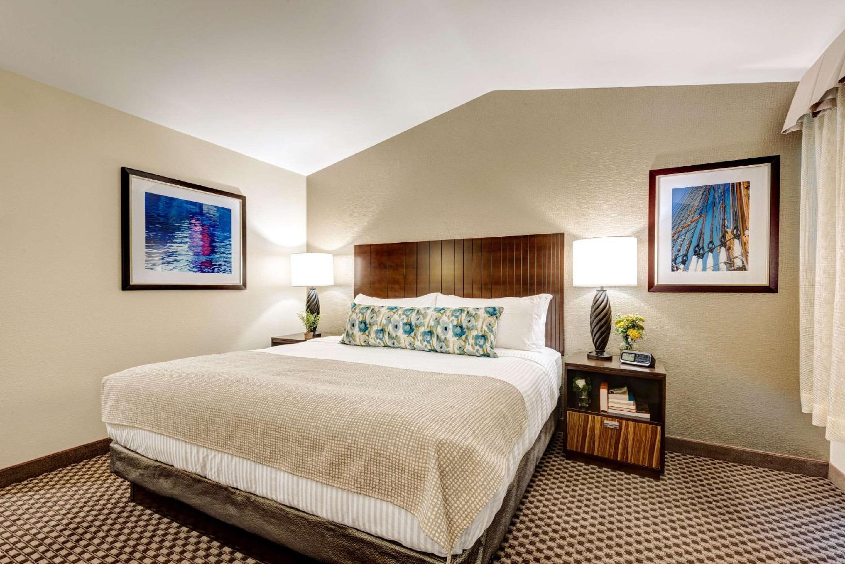 Dover Vacations - Garrison Hotel  Suites Dover-Portsmouth, Ascend Hotel Collection - Property Image 9