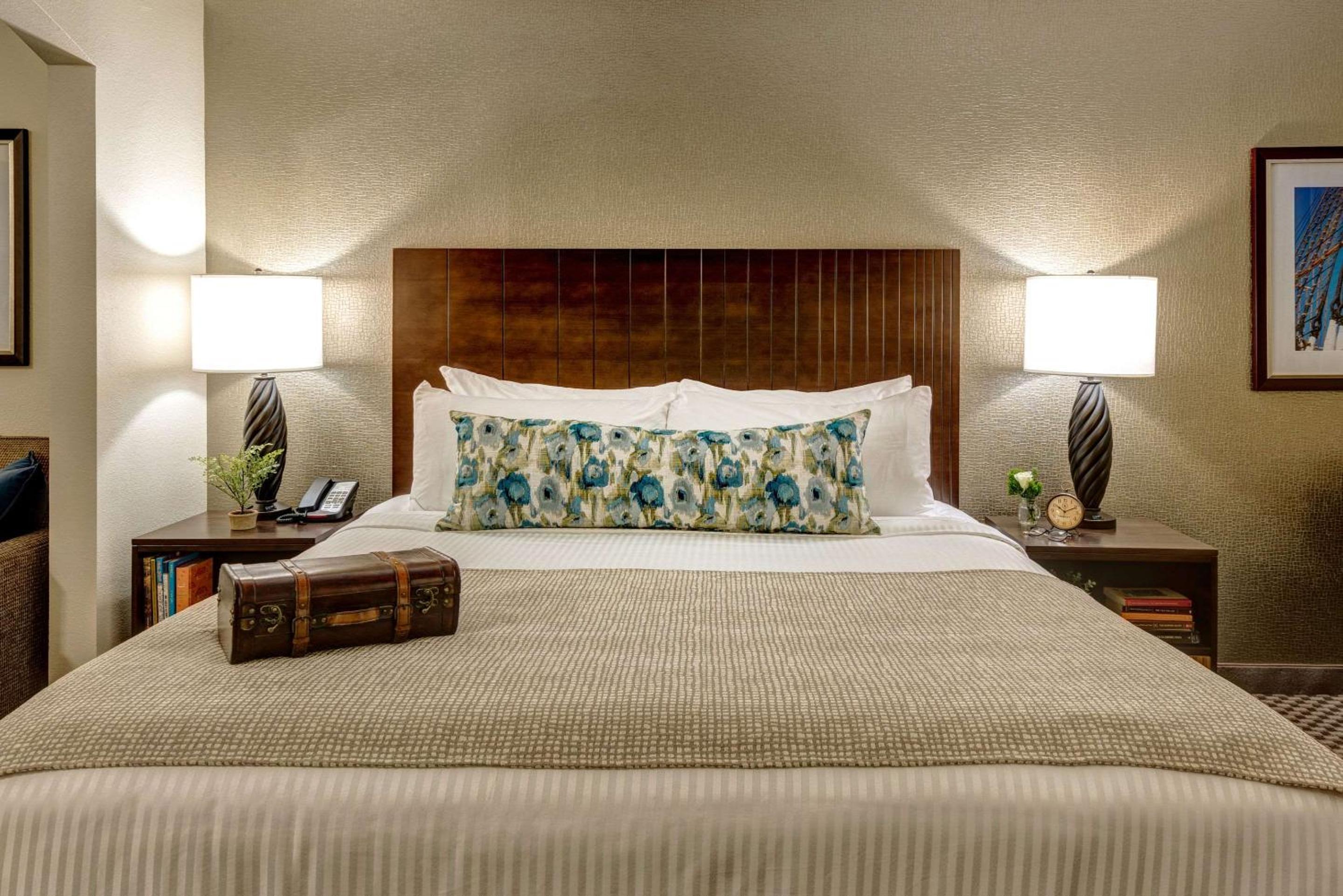 Dover Vacations - Garrison Hotel  Suites Dover-Portsmouth, Ascend Hotel Collection - Property Image 4