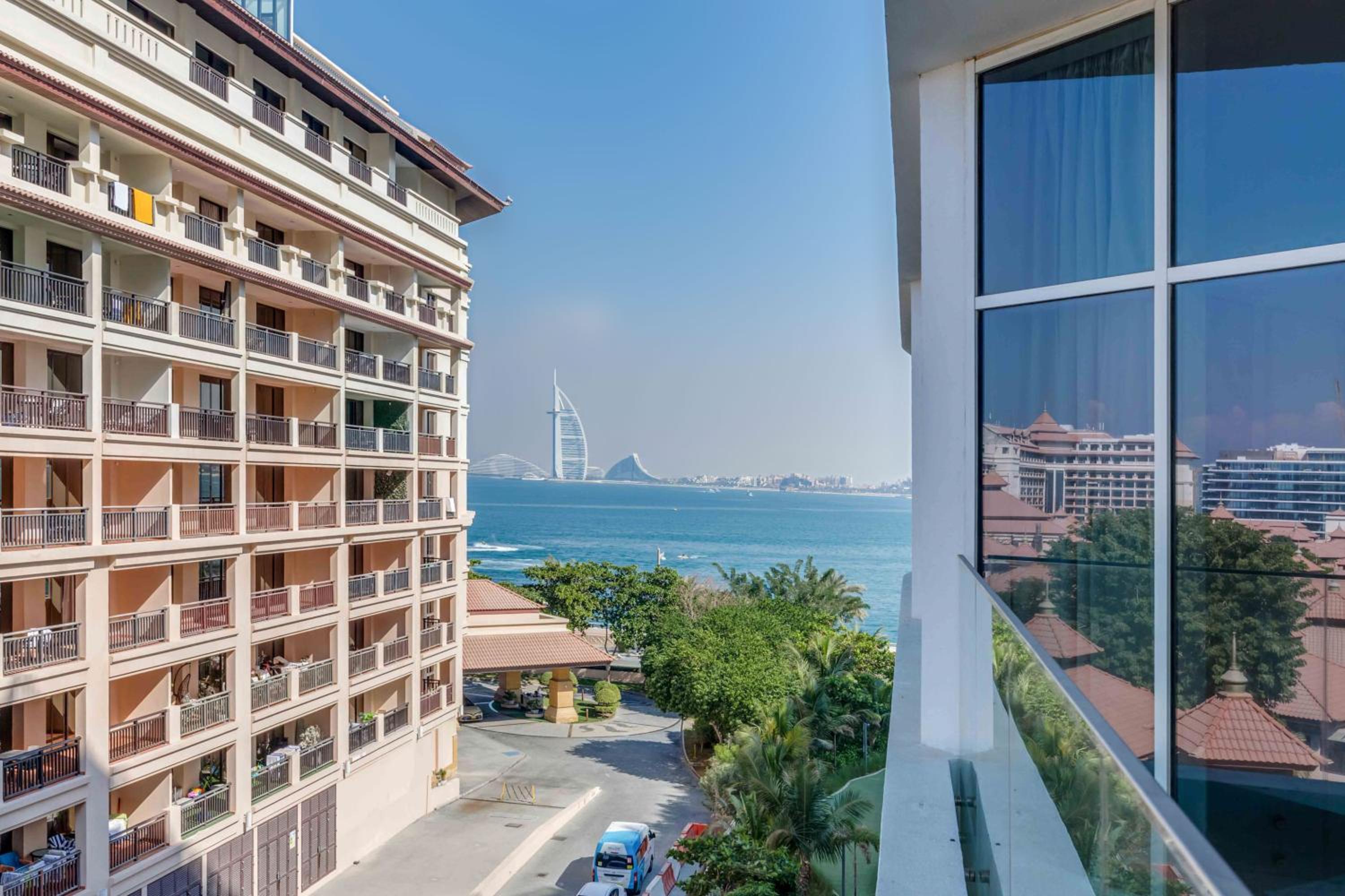 GlobalStay Azizi Mina Beachfront Apartments Palm Jumeirah