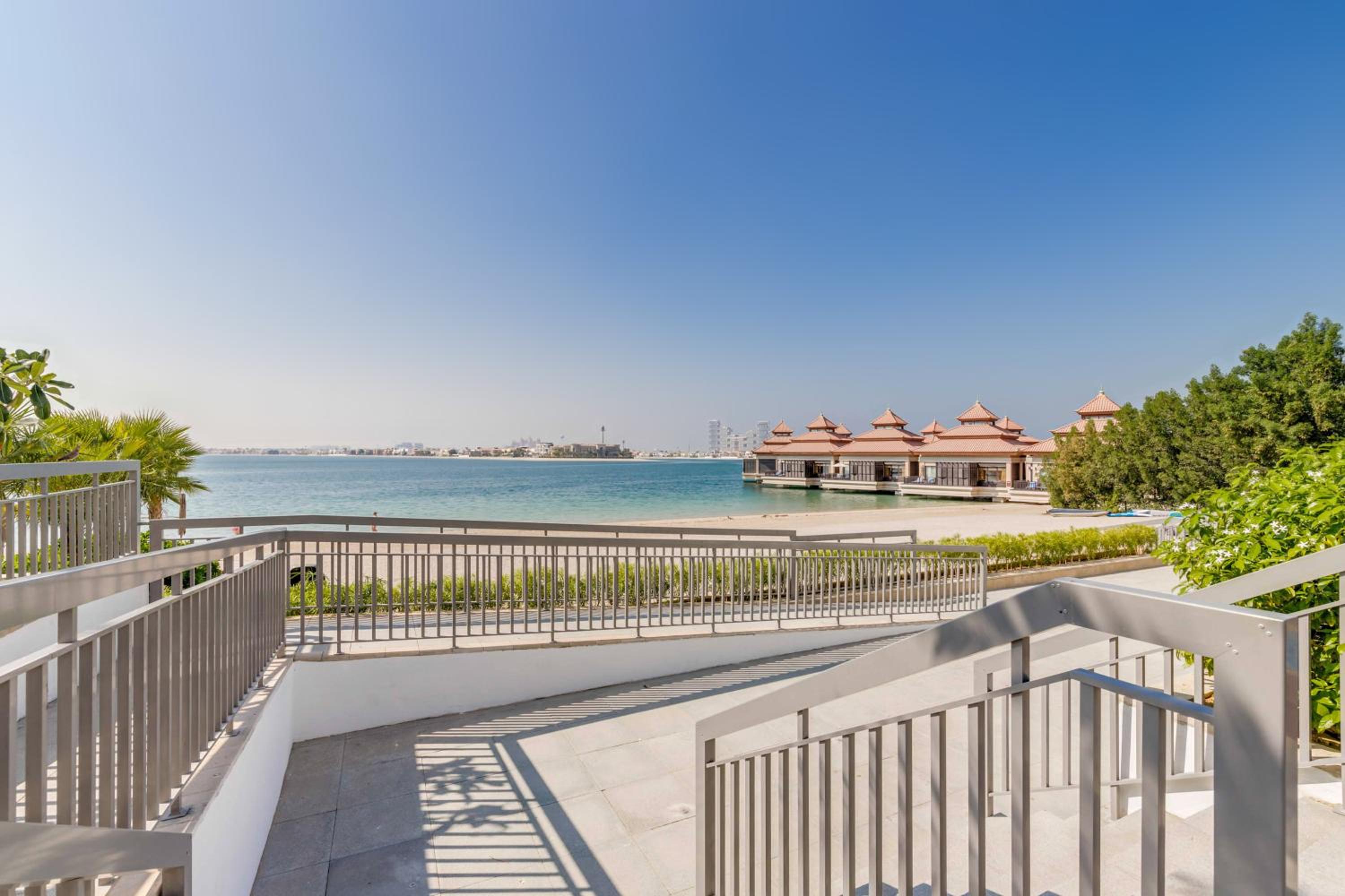 GlobalStay Azizi Mina Beachfront Apartments Palm Jumeirah