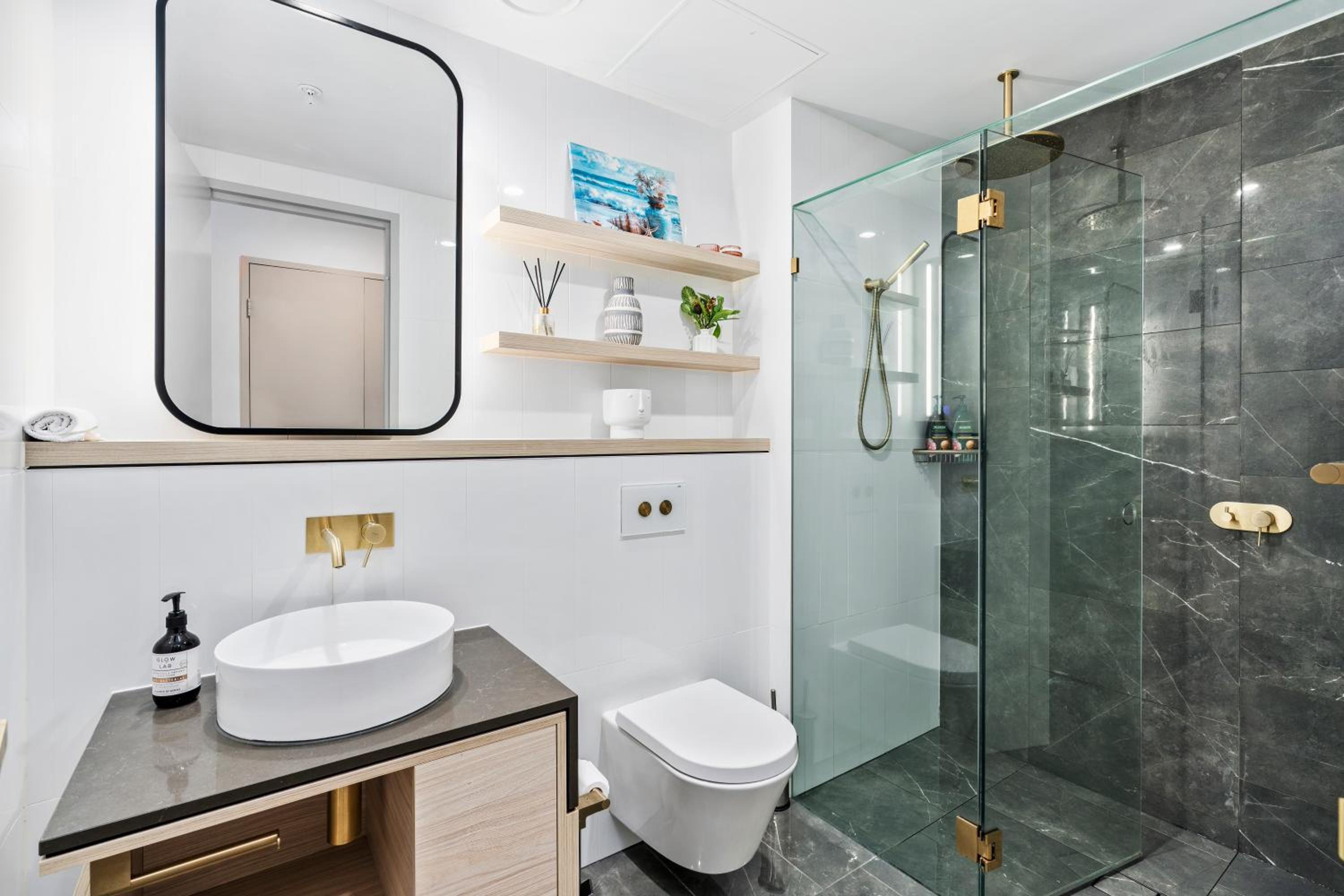 Surfers Paradise New Beachfront Apartments