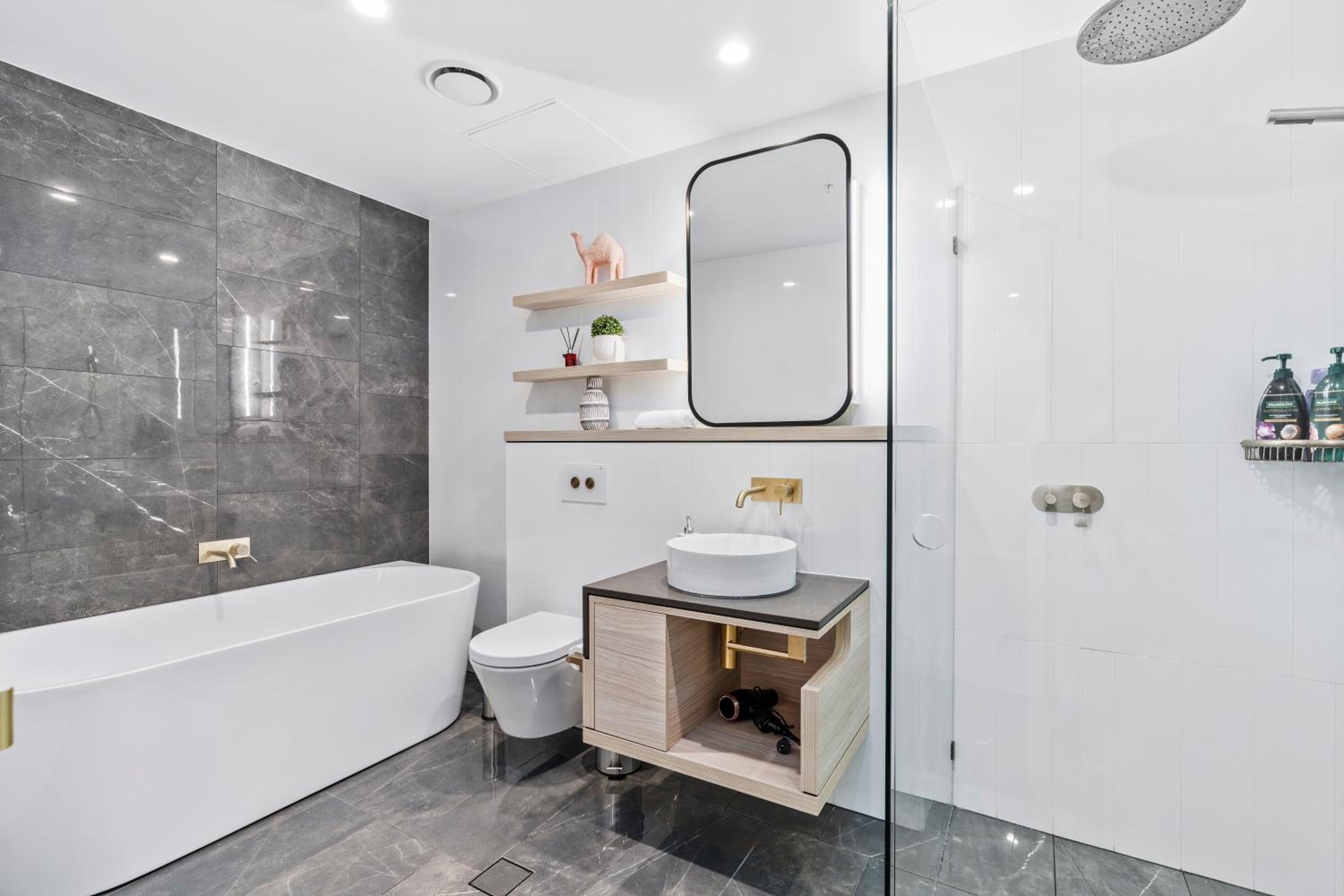 Surfers Paradise New Beachfront Apartments