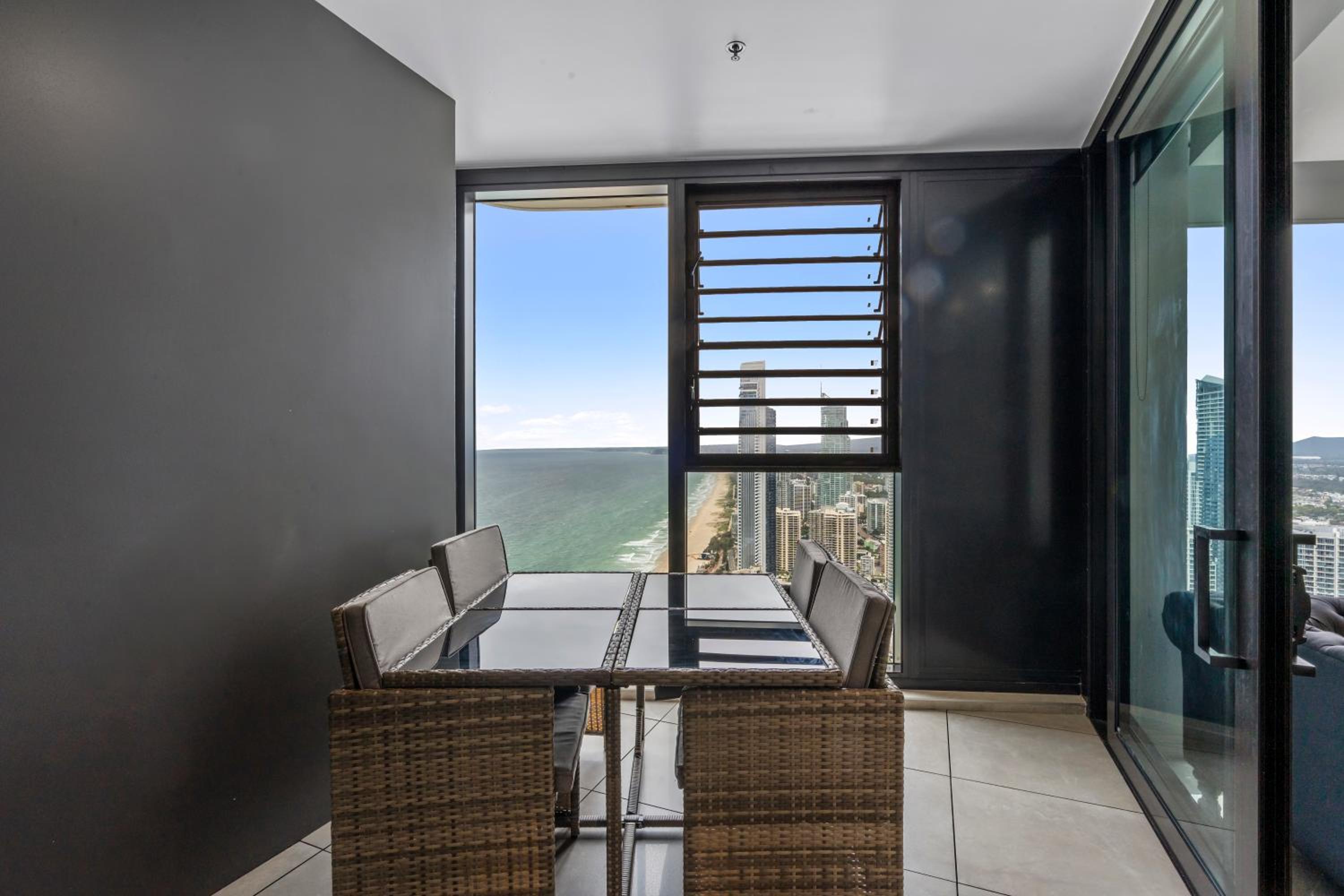 Surfers Paradise New Beachfront Apartments