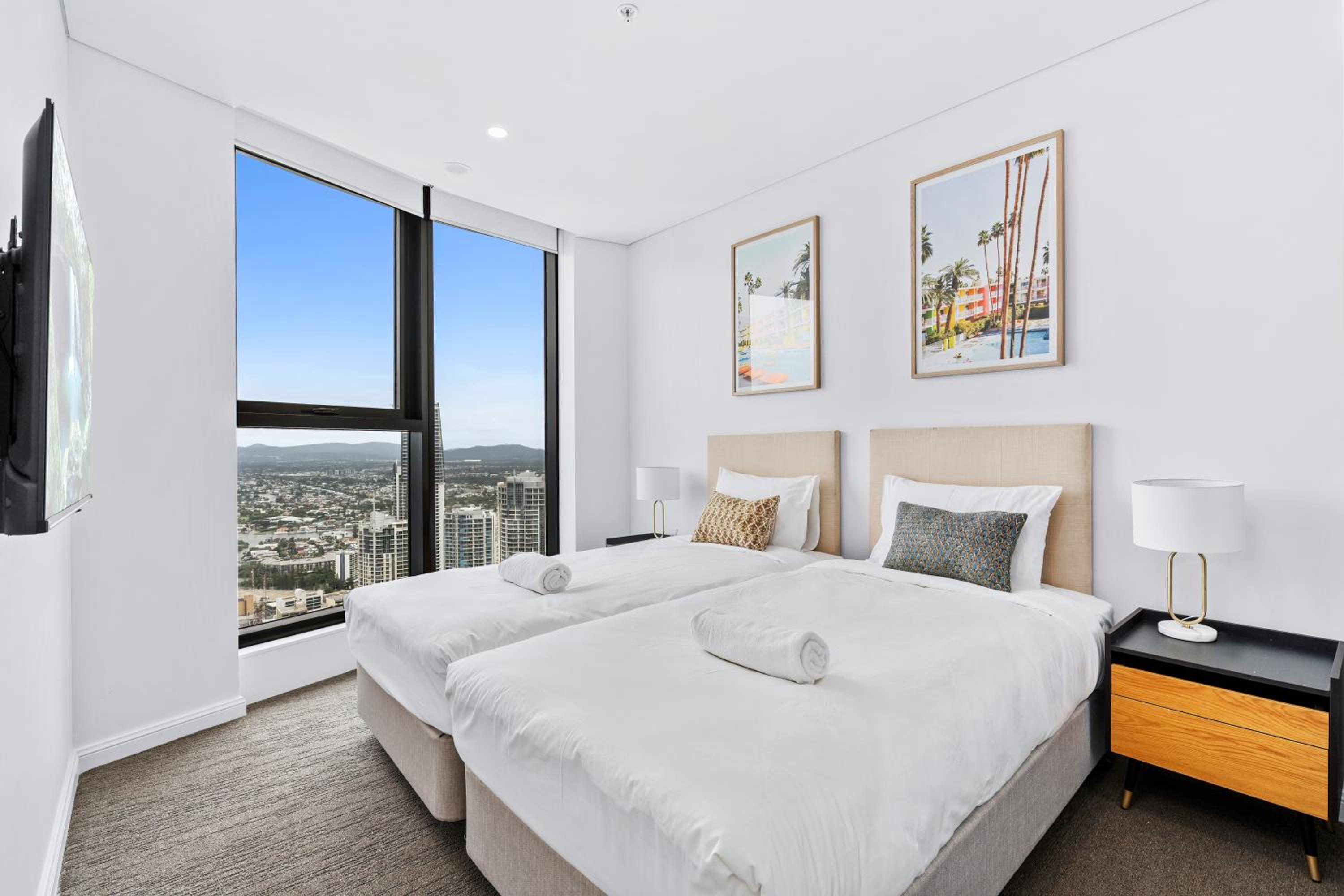 Surfers Paradise New Beachfront Apartments