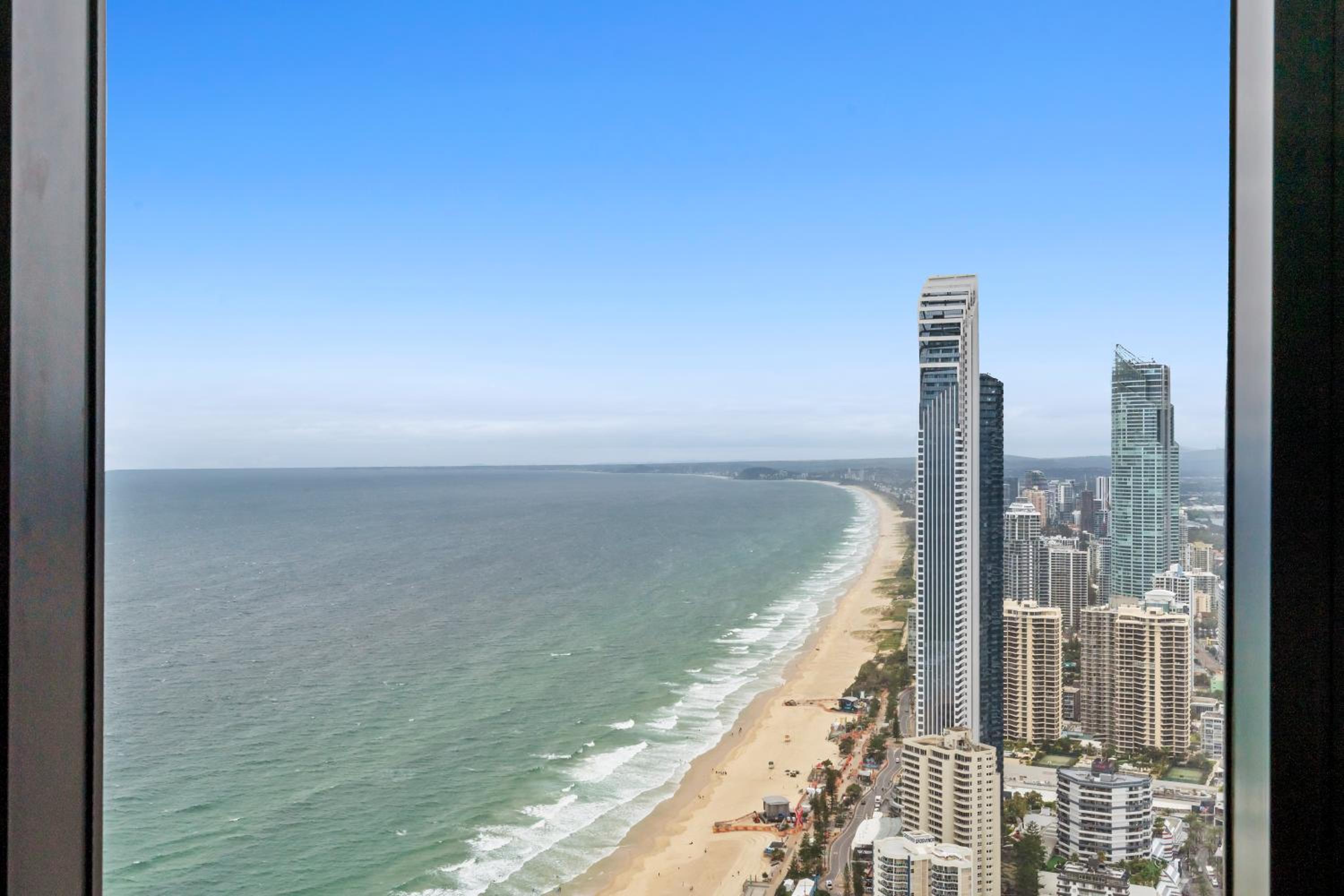 Surfers Paradise New Beachfront Apartments