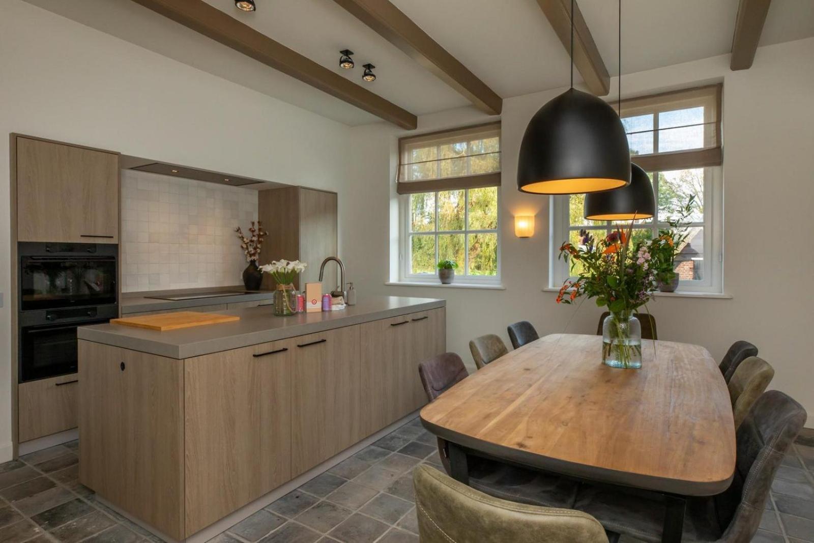 Welcome in - Boerderij Molenhof met een riante tuin I Stationsweg 5, Heinkenszand view 5