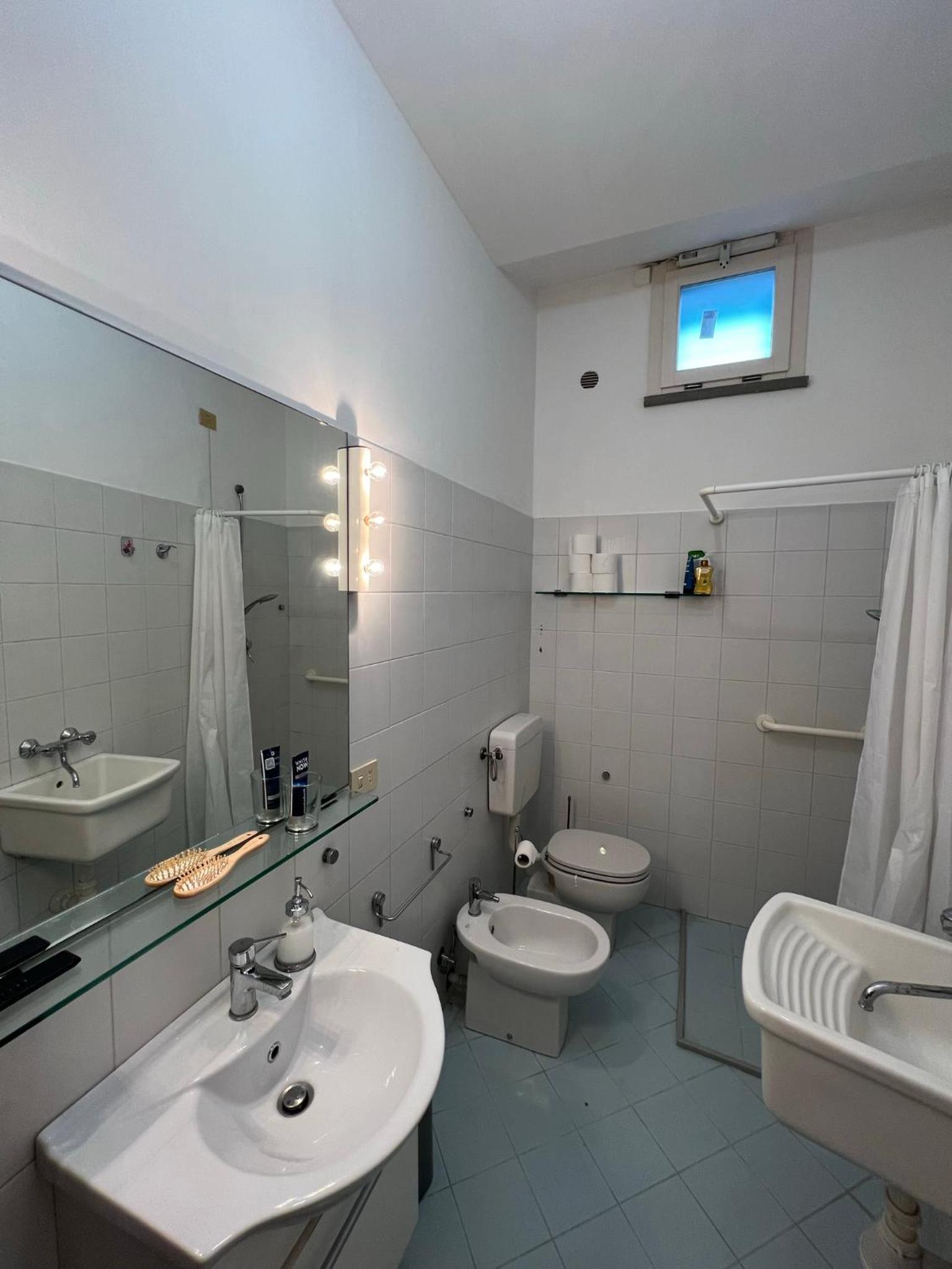 Villa Mazzi en Prato — bathroom