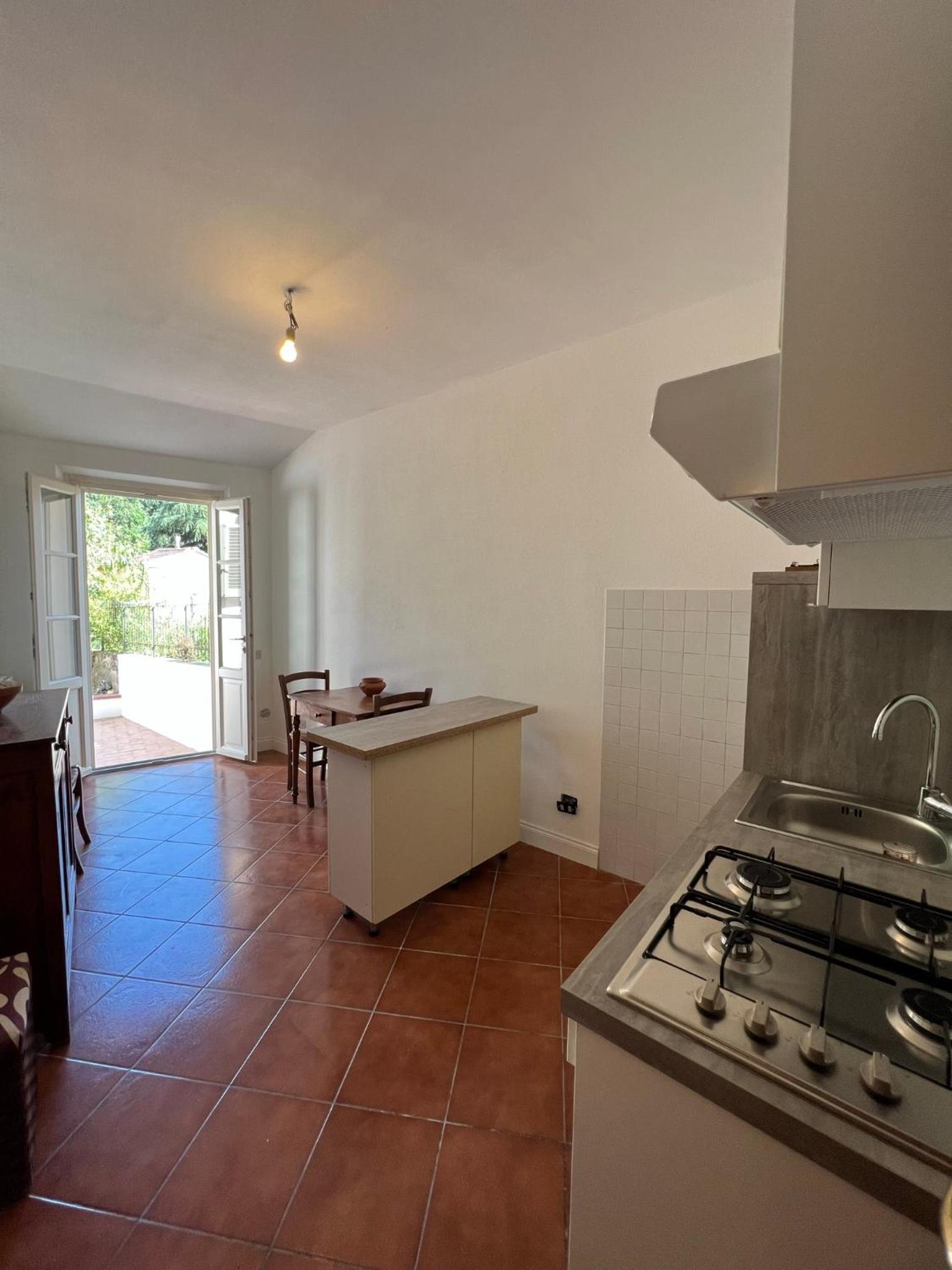Villa Mazzi en Prato — kitchen