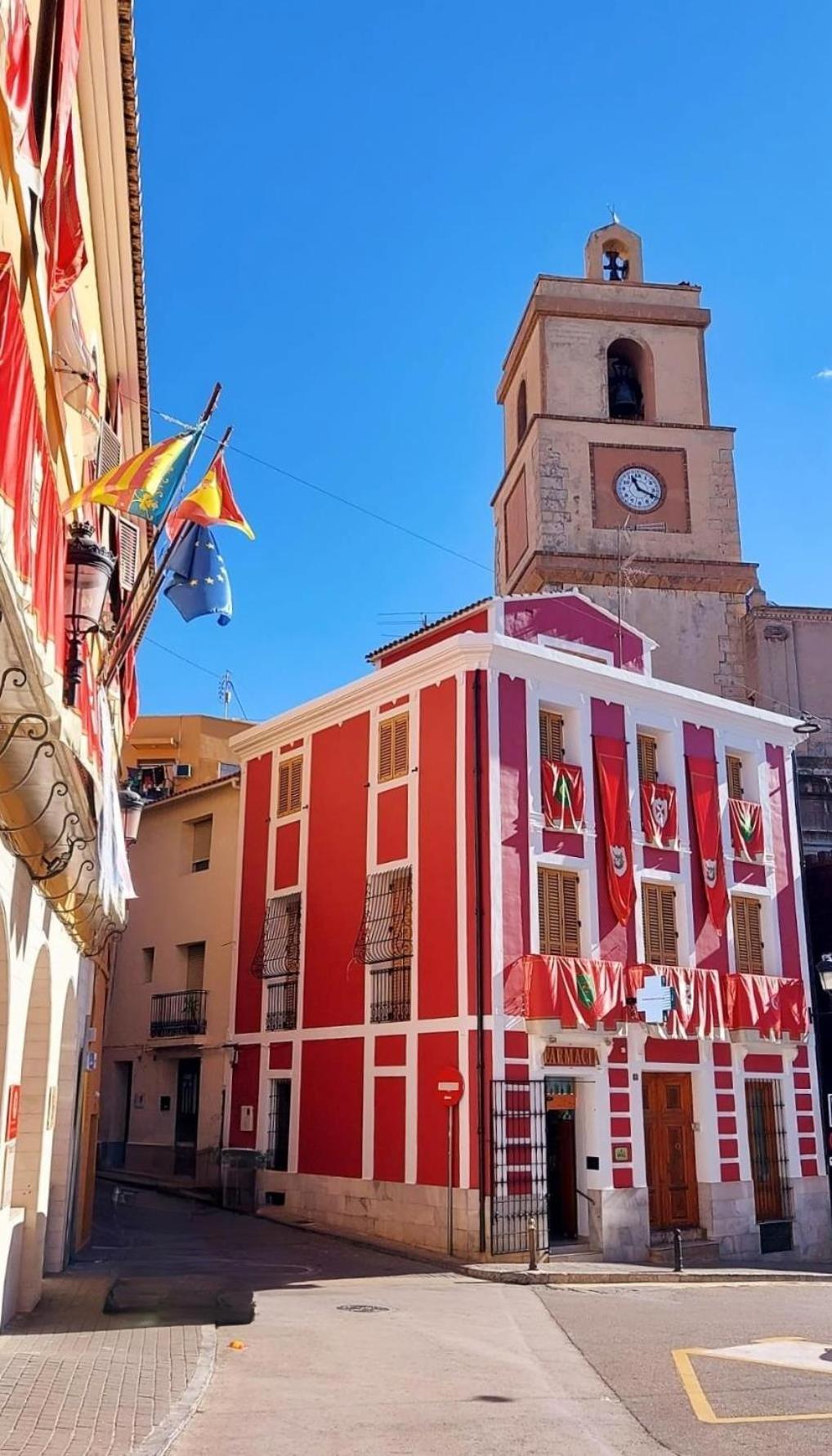 Casa Amarilla