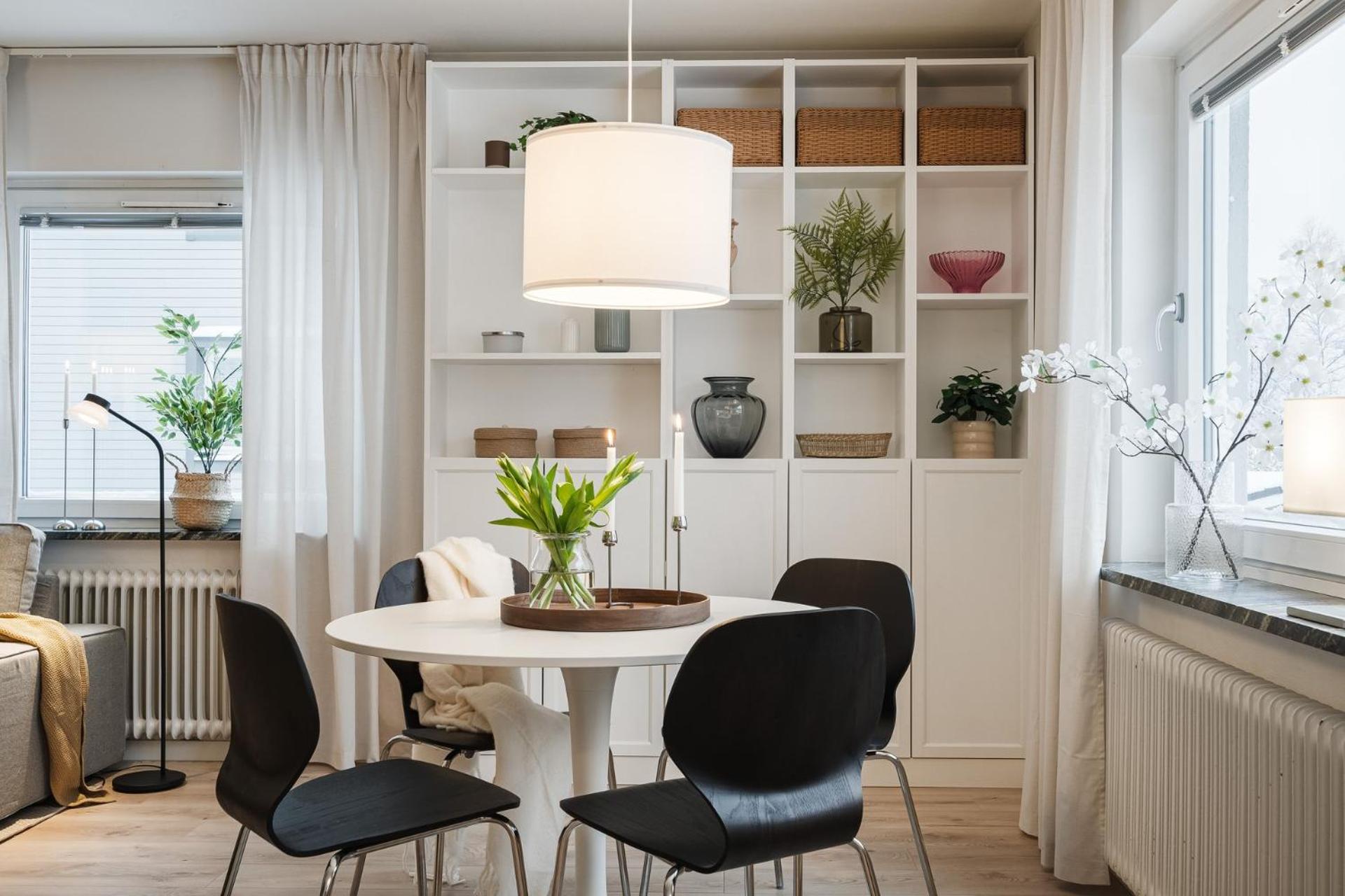 Guestly Homes - 2BR Executive Apartment Modern & Stylish view 2