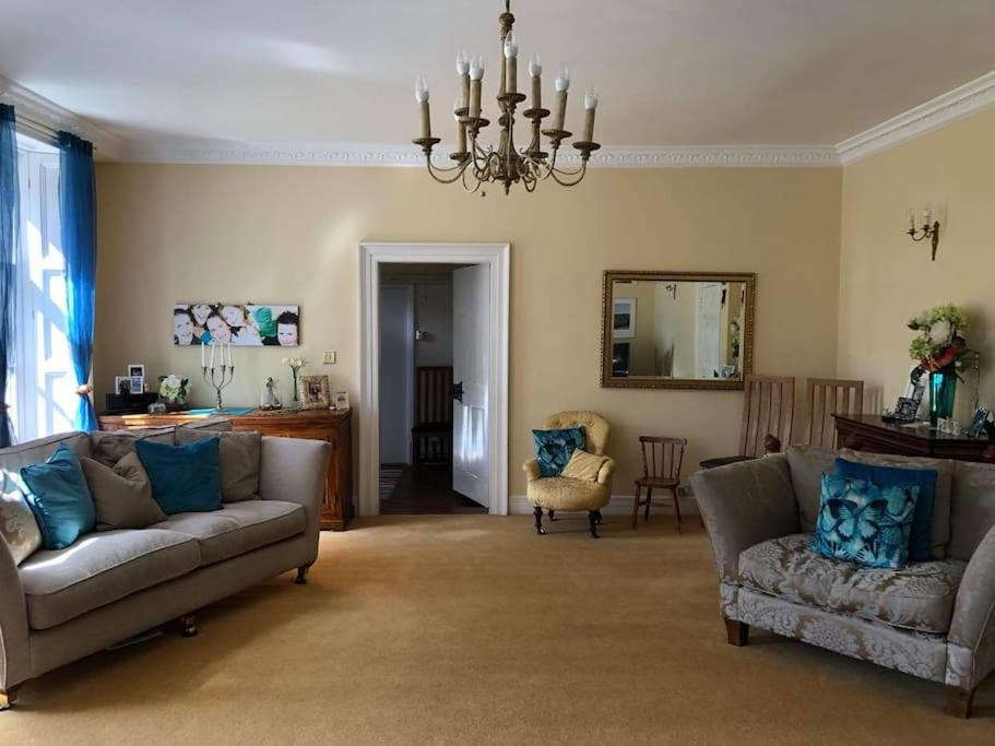 Historical Country Retreat with Modern Amenities