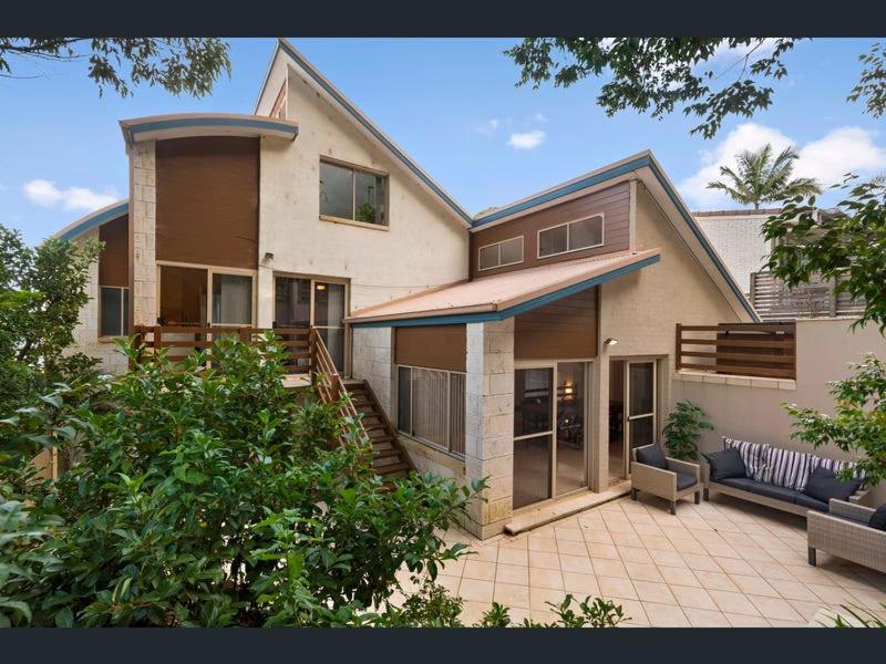 Oceanview holiday house with Karaoke, Pool table, Hot Tub, Massage Chair