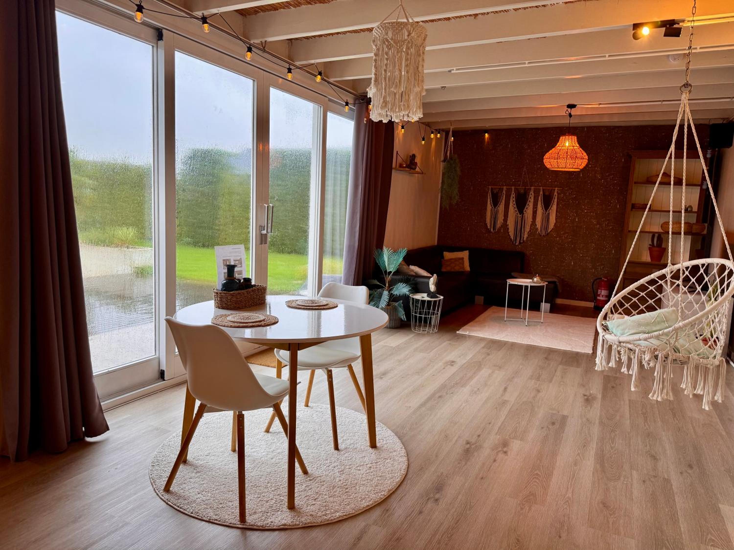 Guest house with private pool & jacuzzi view 3