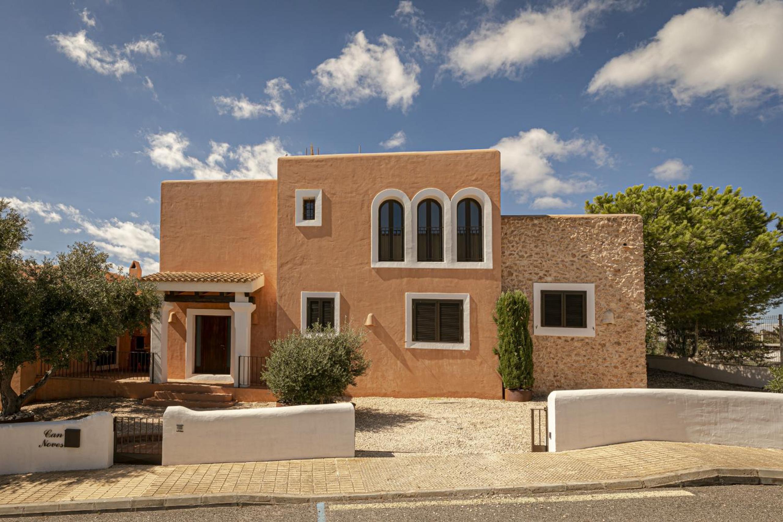 CAN NOVES - Villa de 4 Suites 34 y 22 view 2