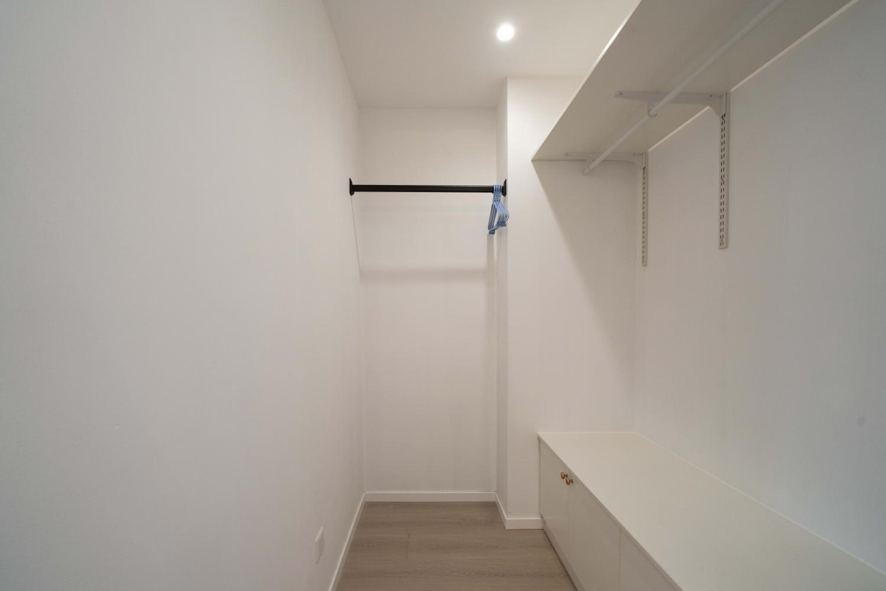 Yi Du Home with Double Views-At West Nanjing Road, Near Metro, Cards OK