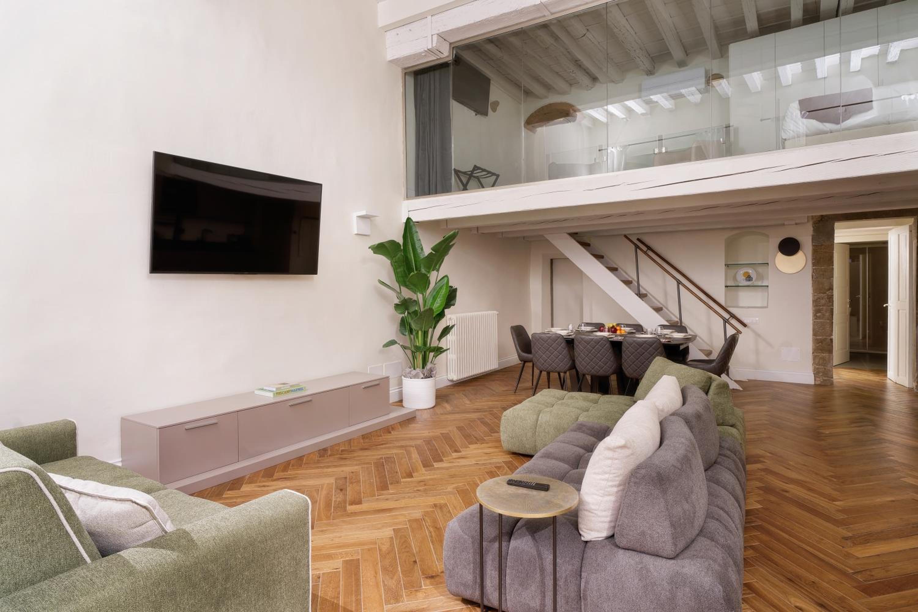 Loft moderno vista centro città J House