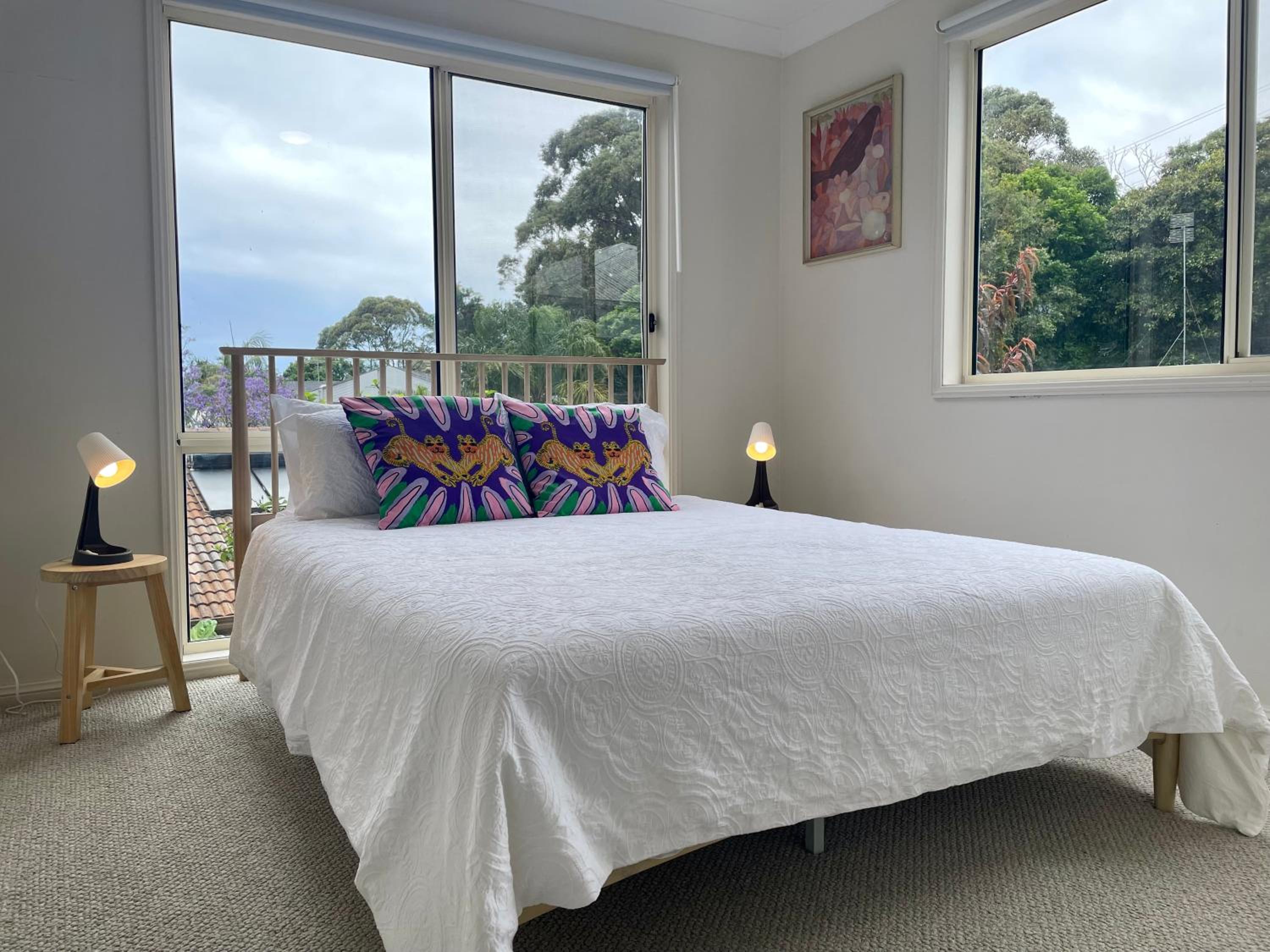 Treetop Beach House 3 min walk to surf beach