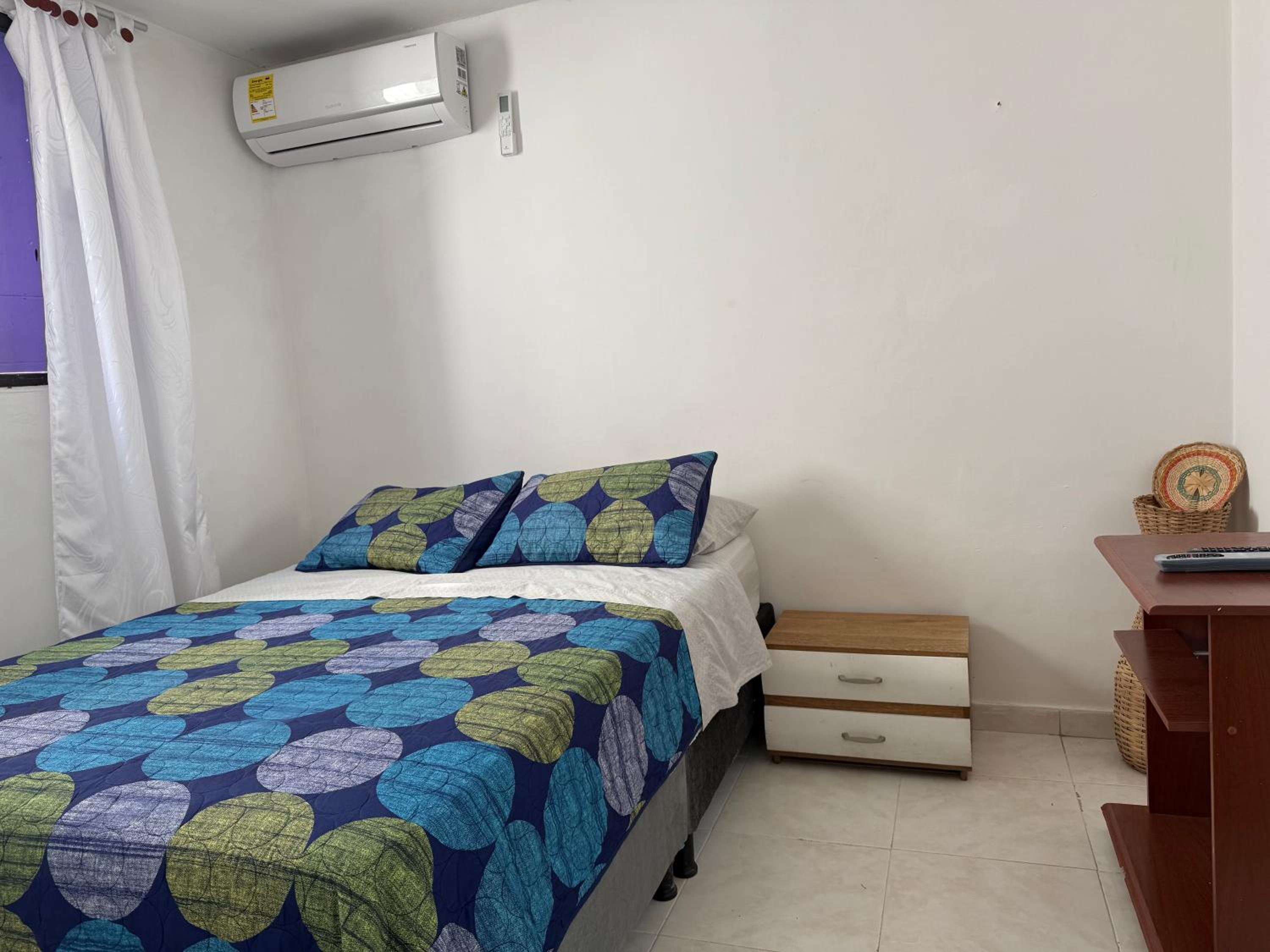 Aparta estudio de dos dormitorios en el barrio el Laguito