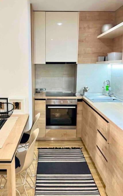 Studio 38 - Modern Studio in Budva view 3