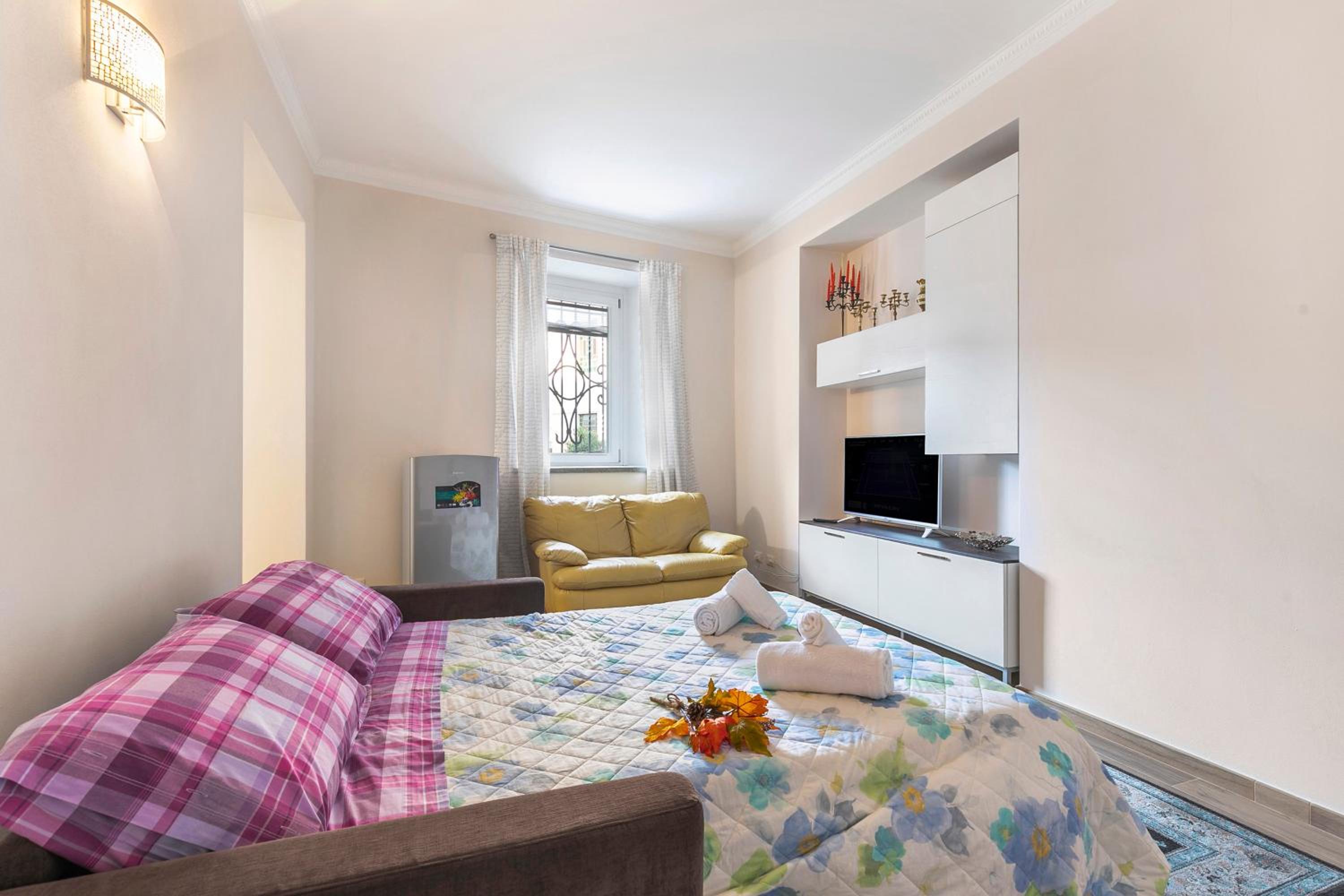 Little Mermaid of Stresa - Happy Rentals photo 3