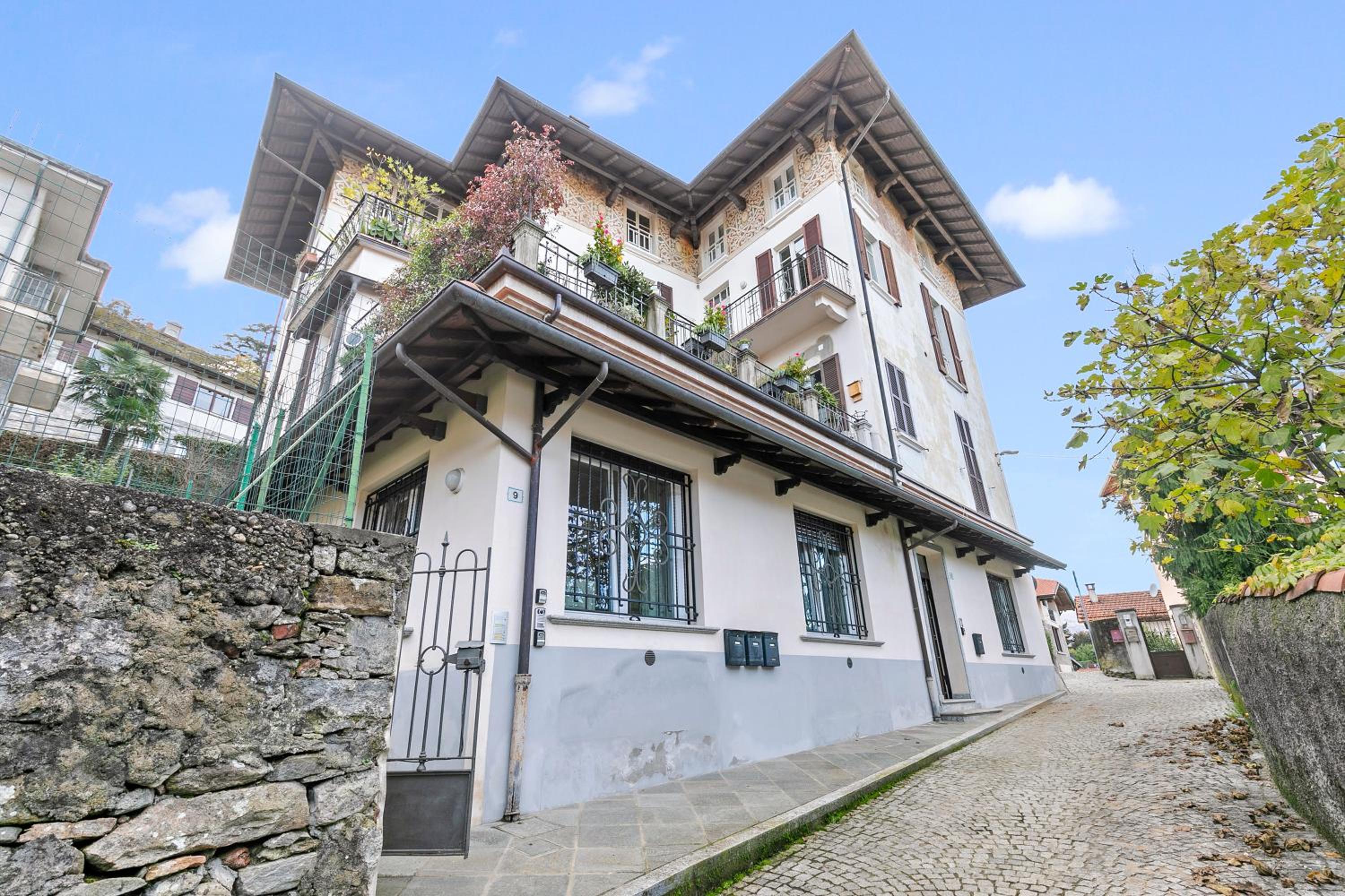 Little Mermaid of Stresa - Happy Rentals