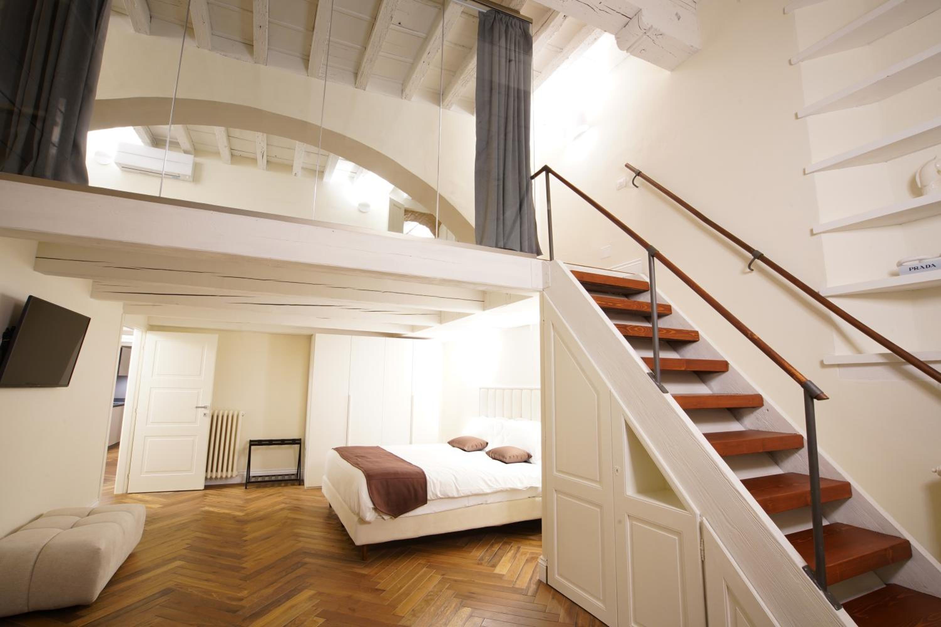 Loft moderno vista centro città J House