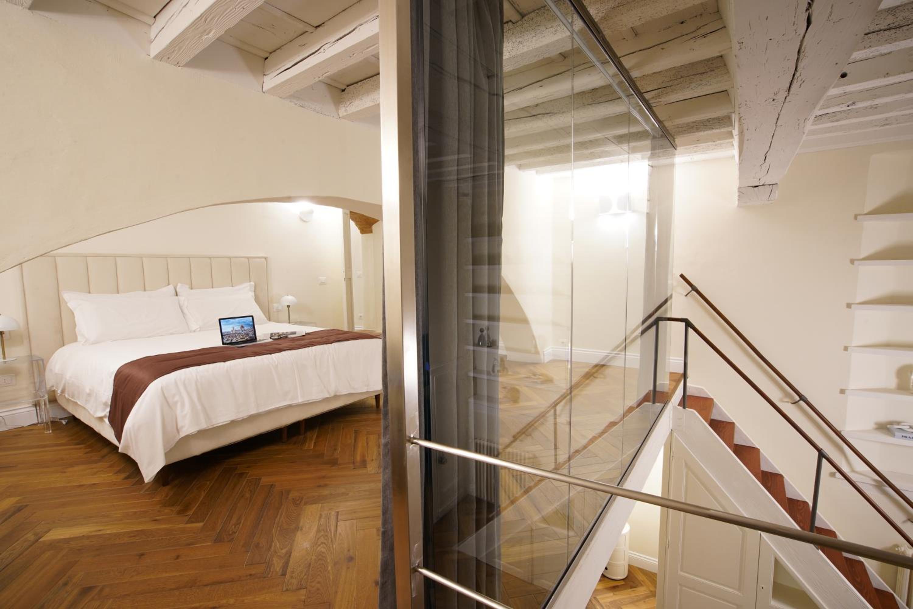 Loft moderno vista centro città J House