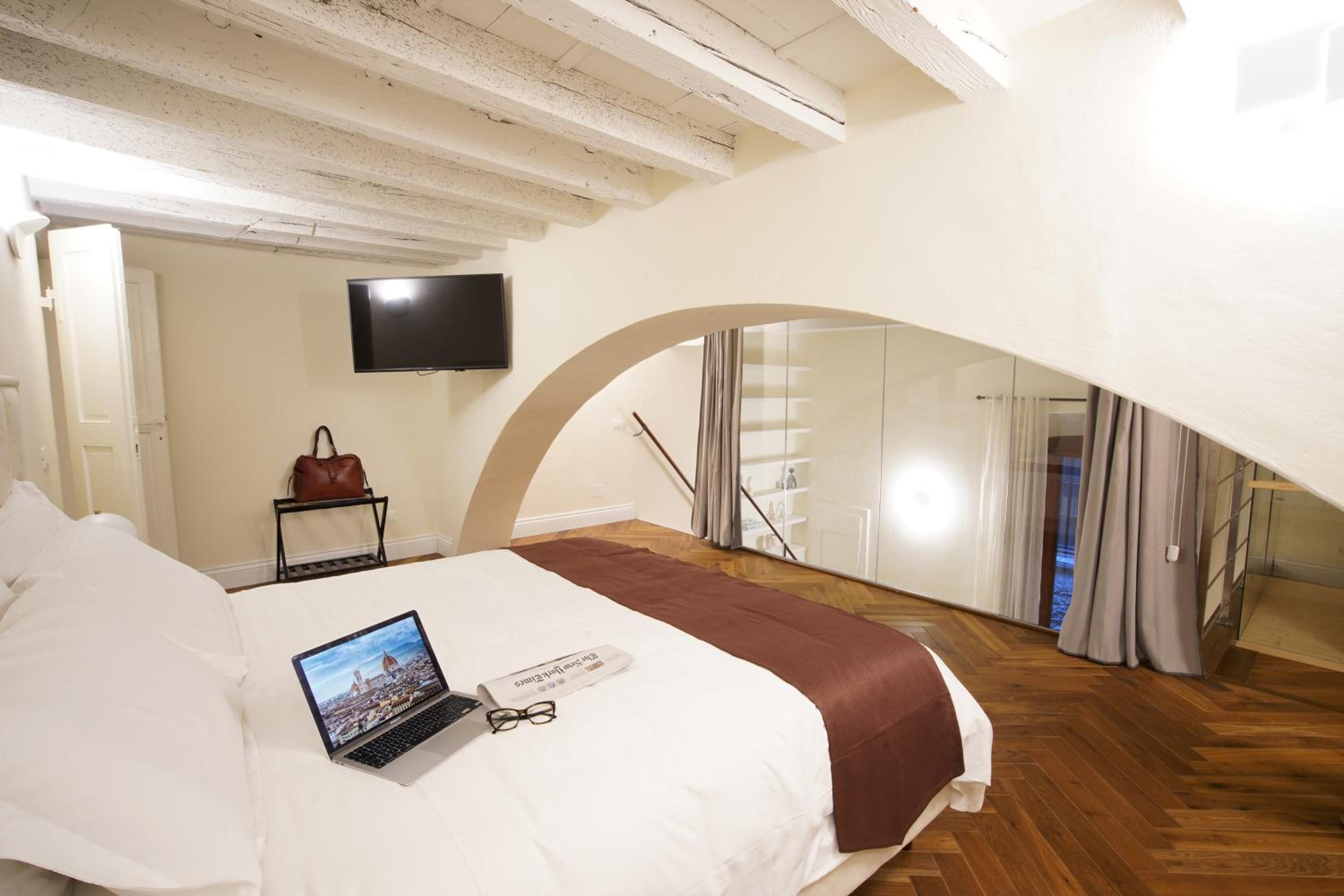 Loft moderno vista centro città J House