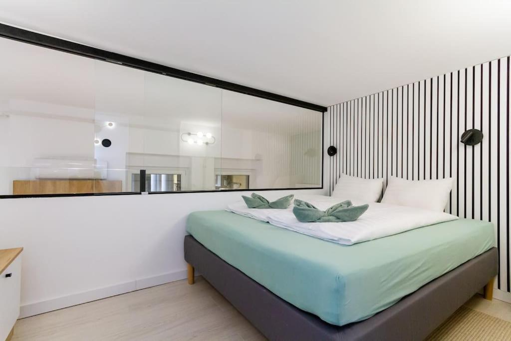2 BR w AC Extravagant Gallery Loft by NW Apartments