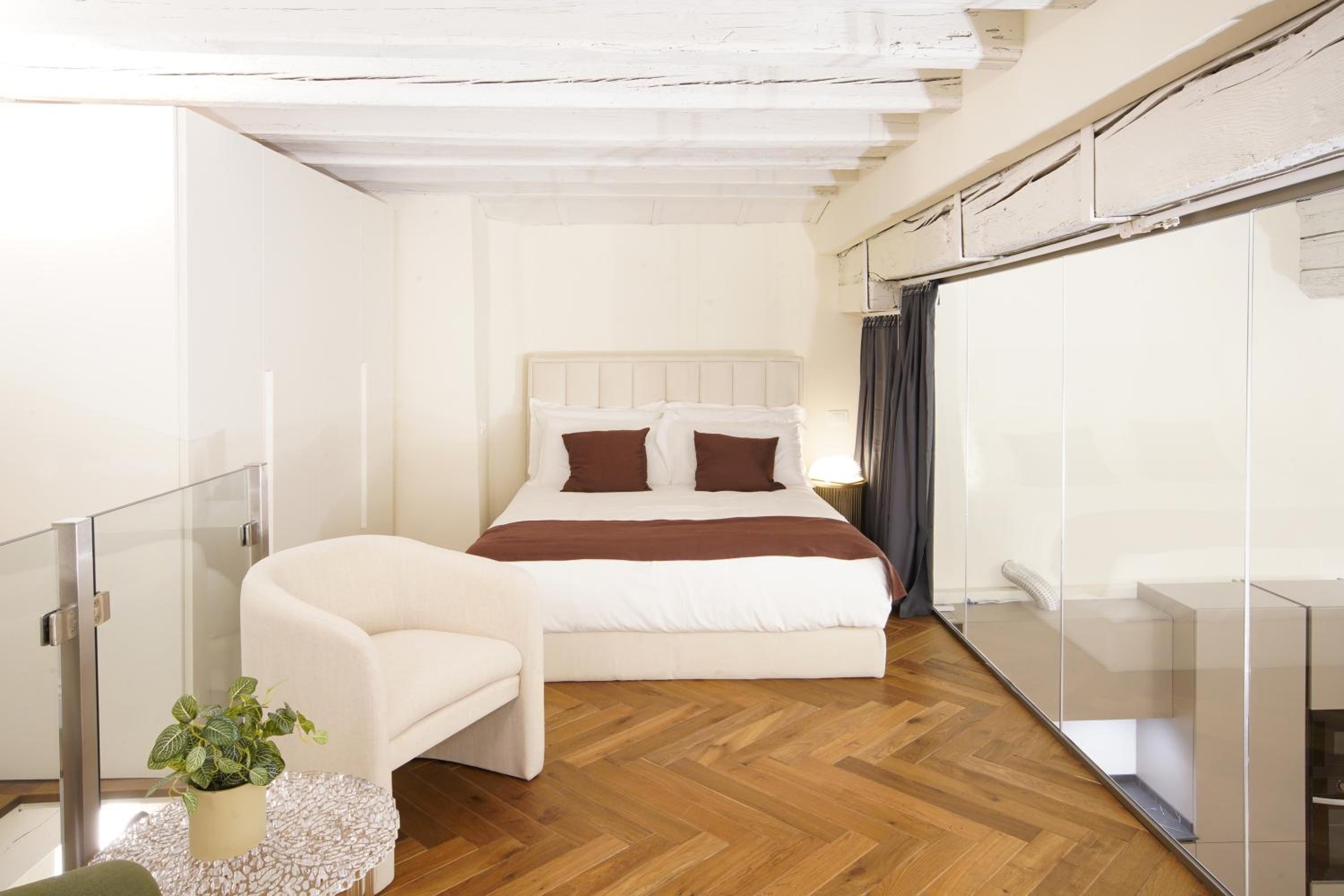 Loft moderno vista centro città J House