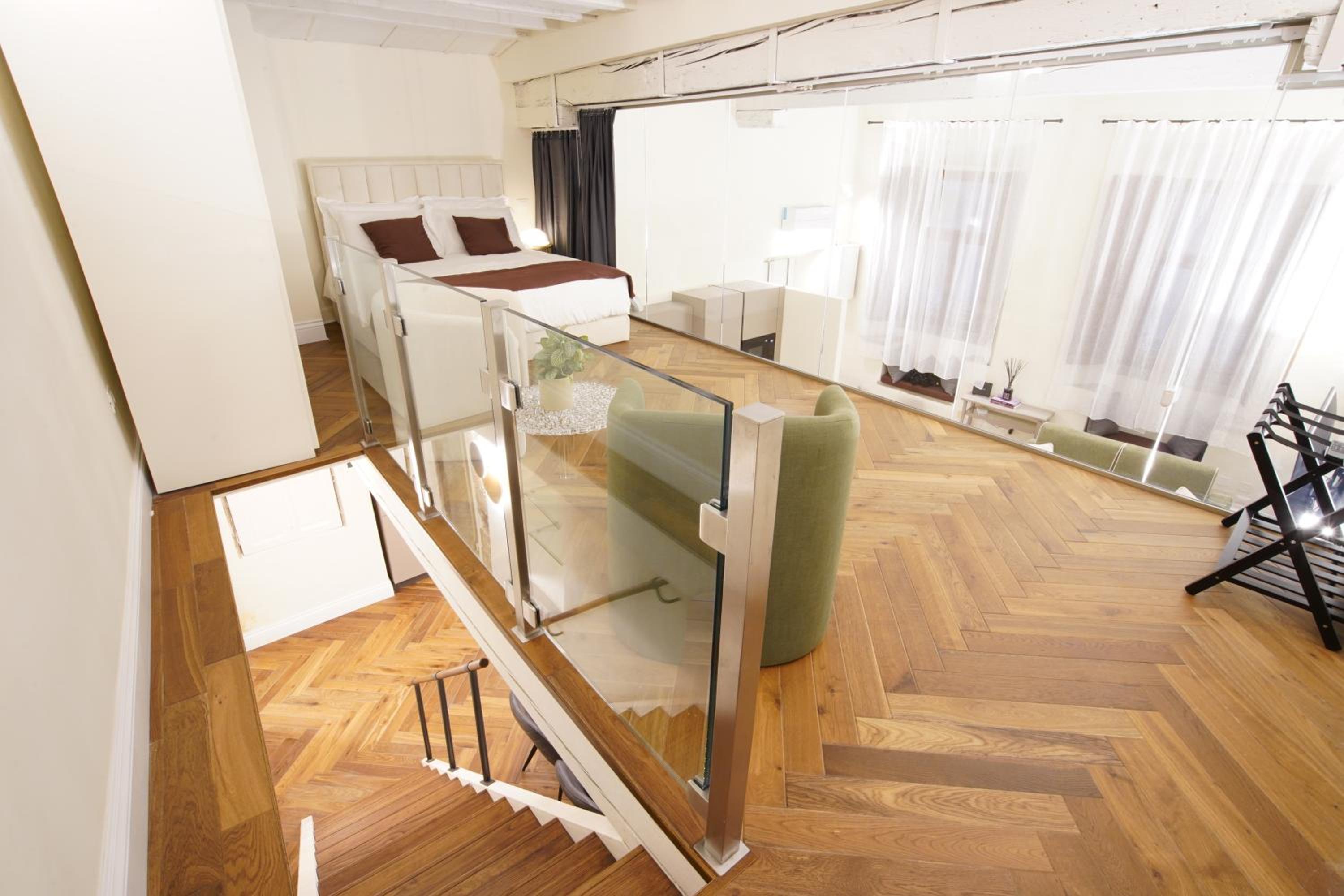 Loft moderno vista centro città J House