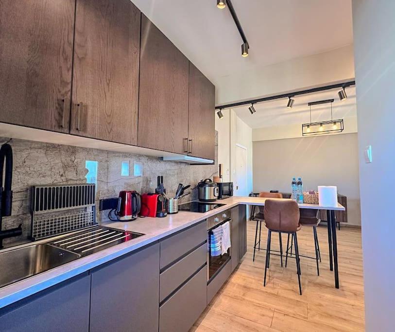 Beautiful One Bedroom Apartment 100 Meters from the Beach, Recently Renovated