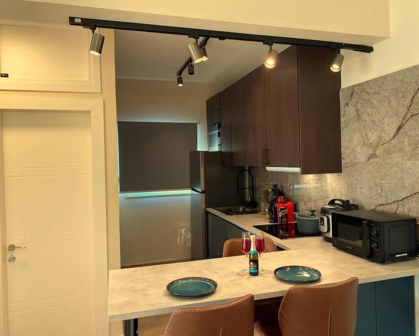 Beautiful One Bedroom Apartment 100 Meters from the Beach, Recently Renovated