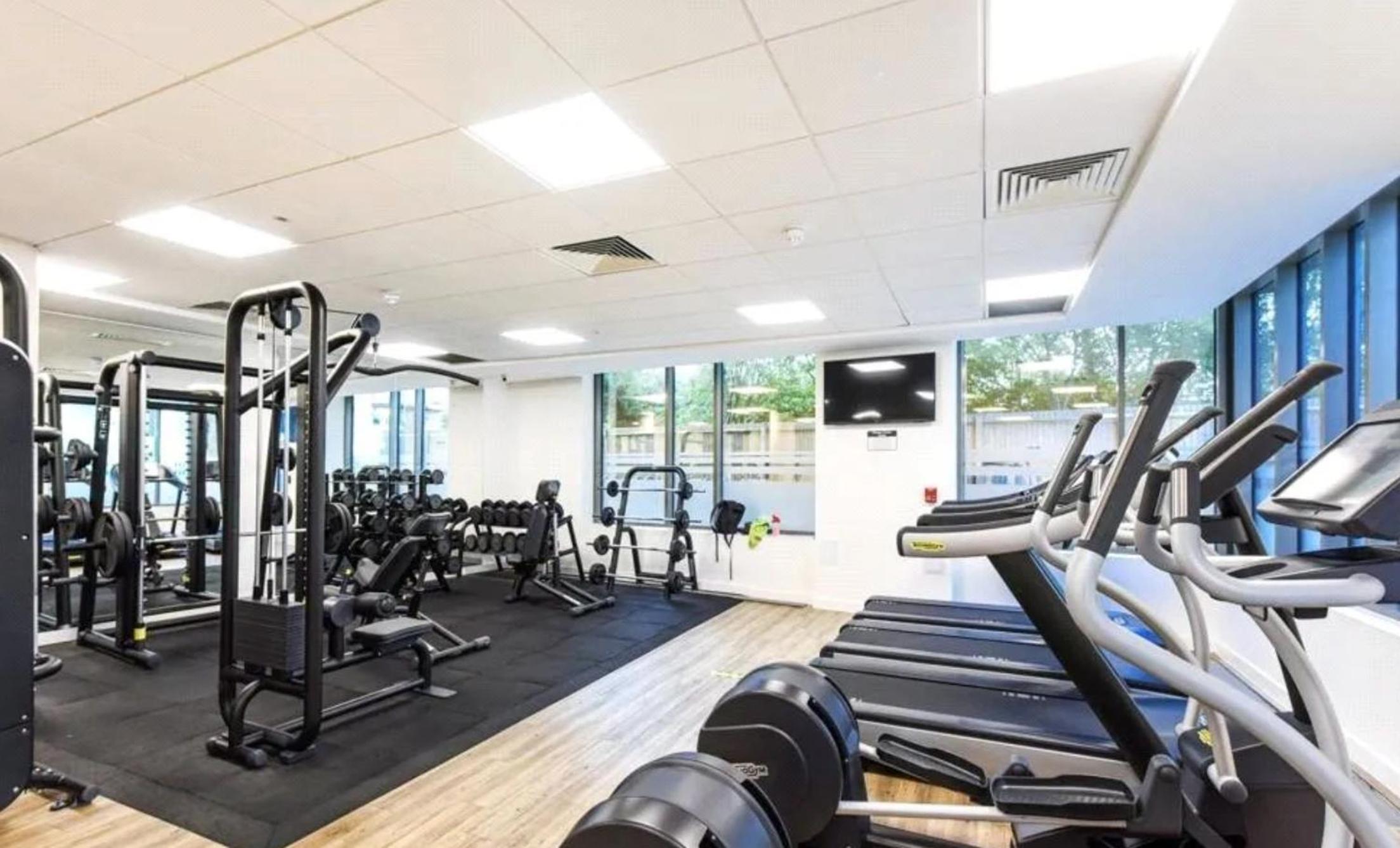 LondonAprt 1Bed Balcony Gym Tv Wifi
