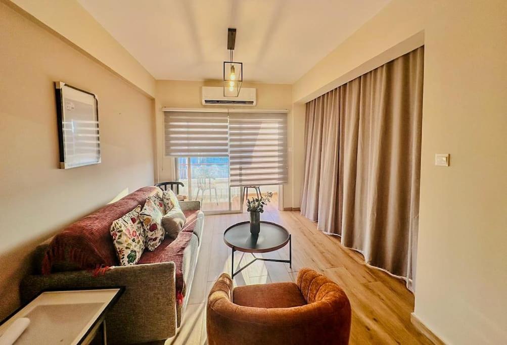 Beautiful One Bedroom Apartment 100 Meters from the Beach, Recently Renovated