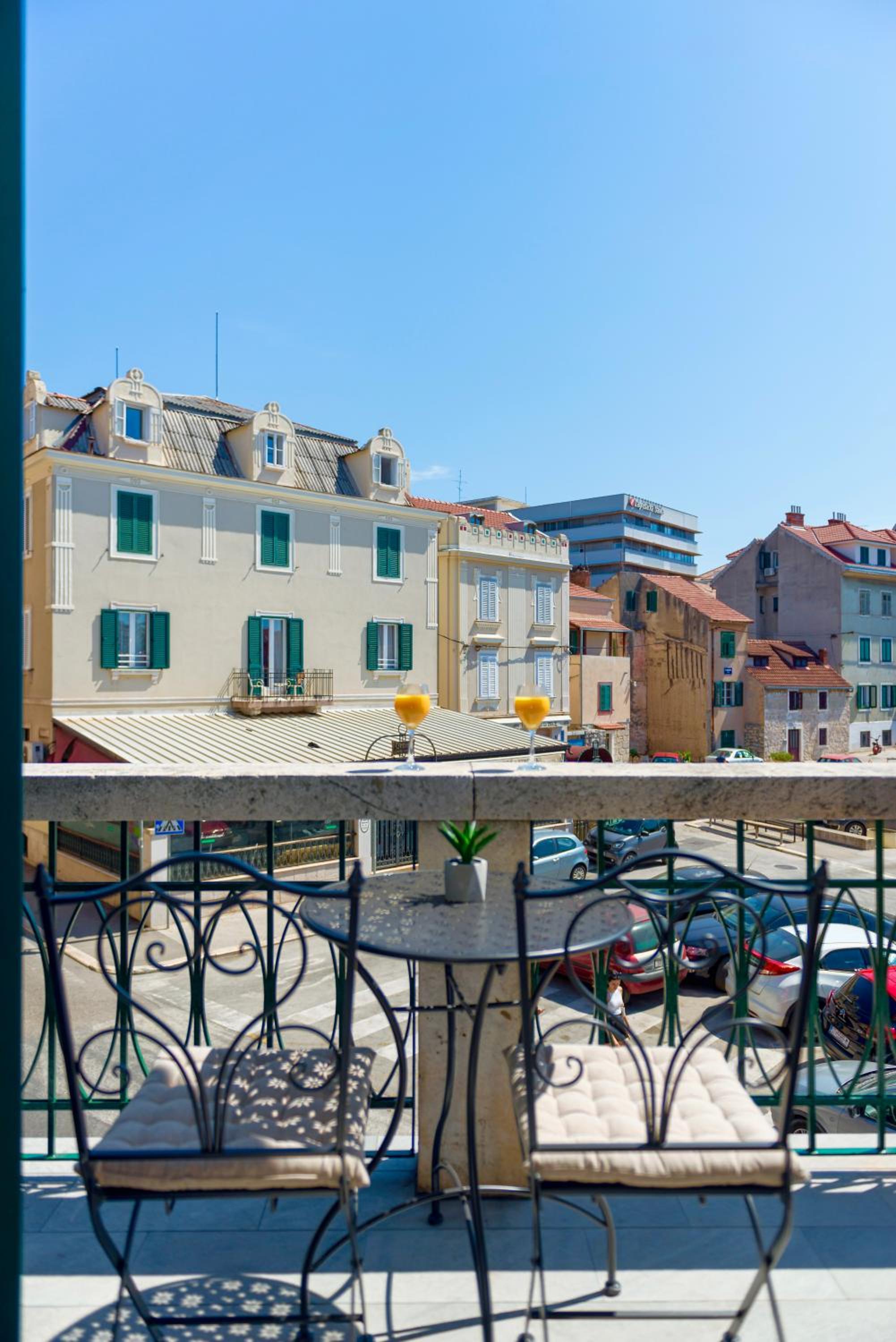 48 Rooms Split en Split — balance & terrace