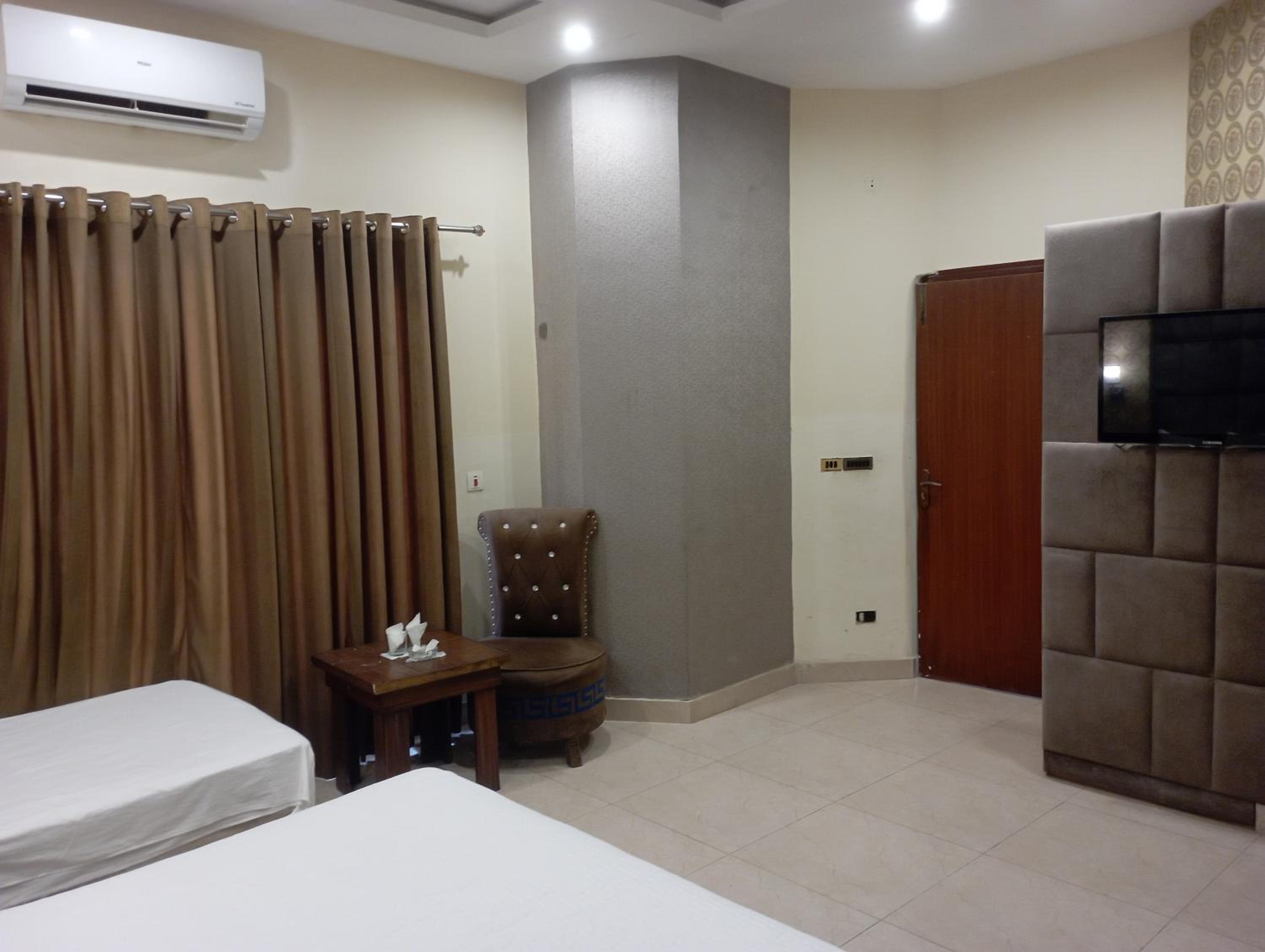 hotel room