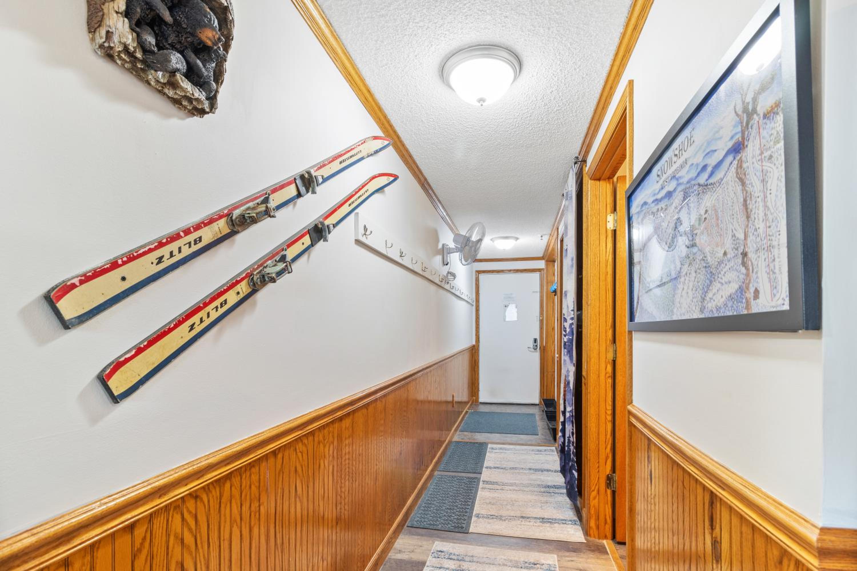 ML184 1st Floor No Elevator EZ Gated Parking WiFi view 2