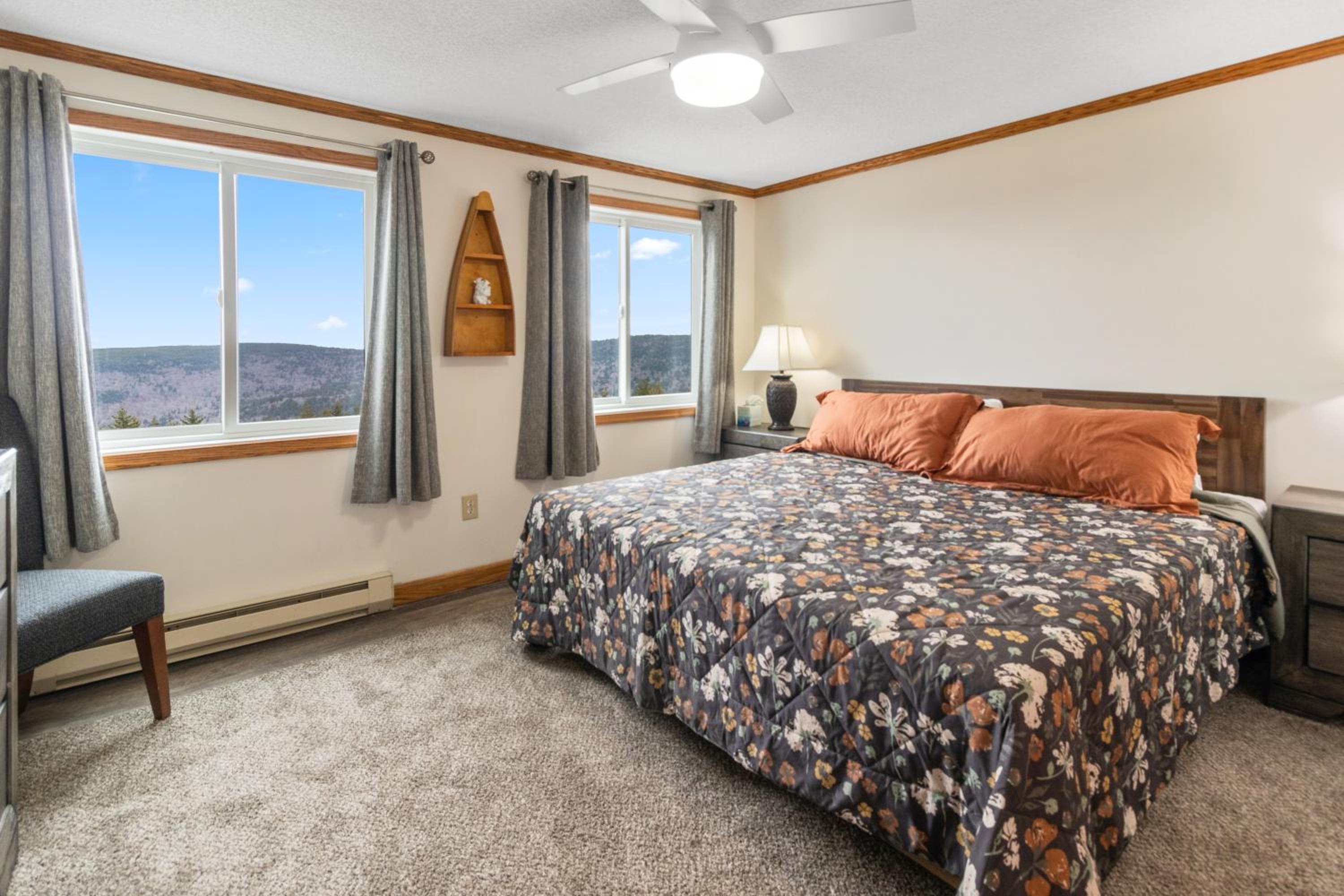 ML184 1st Floor No Elevator EZ Gated Parking WiFi view 5