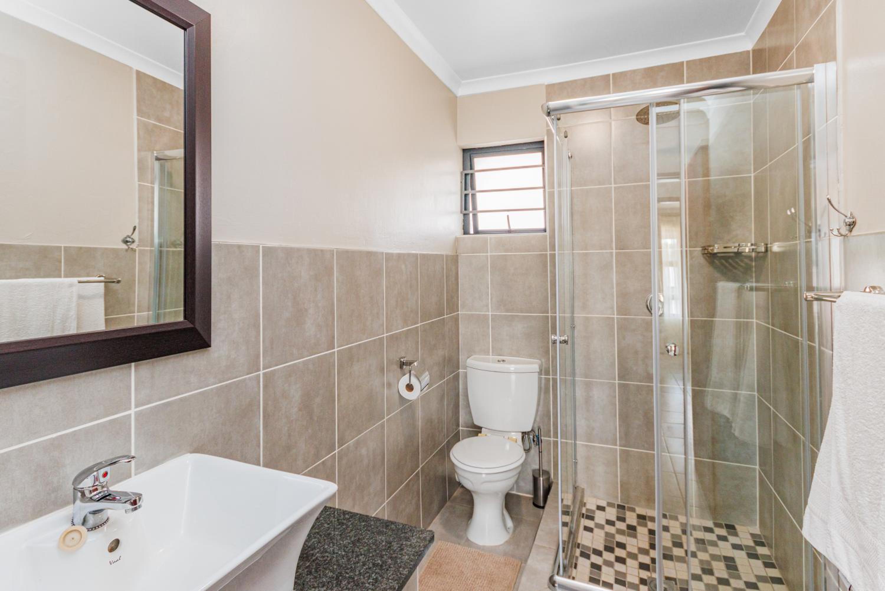 Airville Luxury Apartments, 7min Drive to Cresta Mall