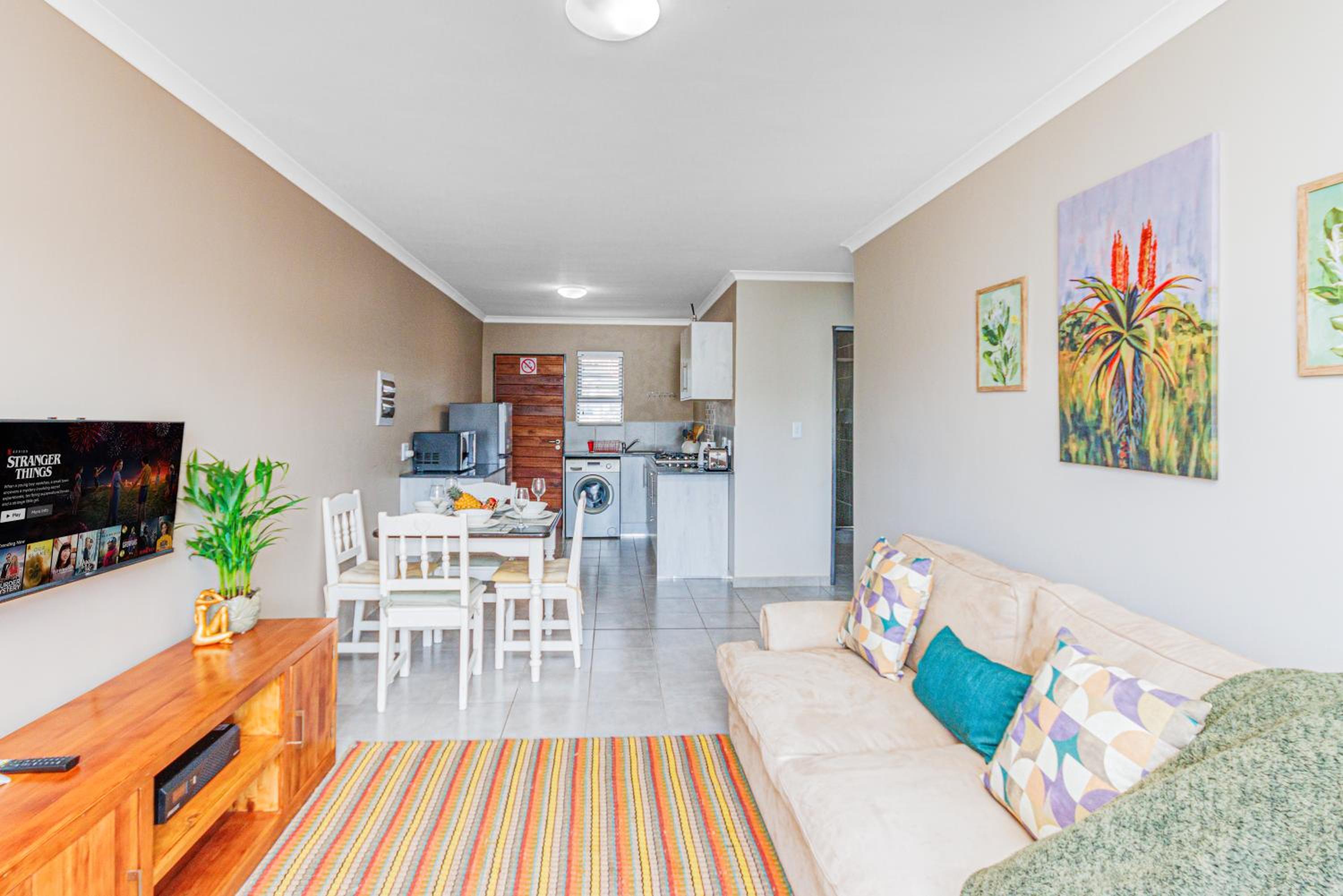 Airville Luxury Apartments, 7min Drive to Cresta Mall