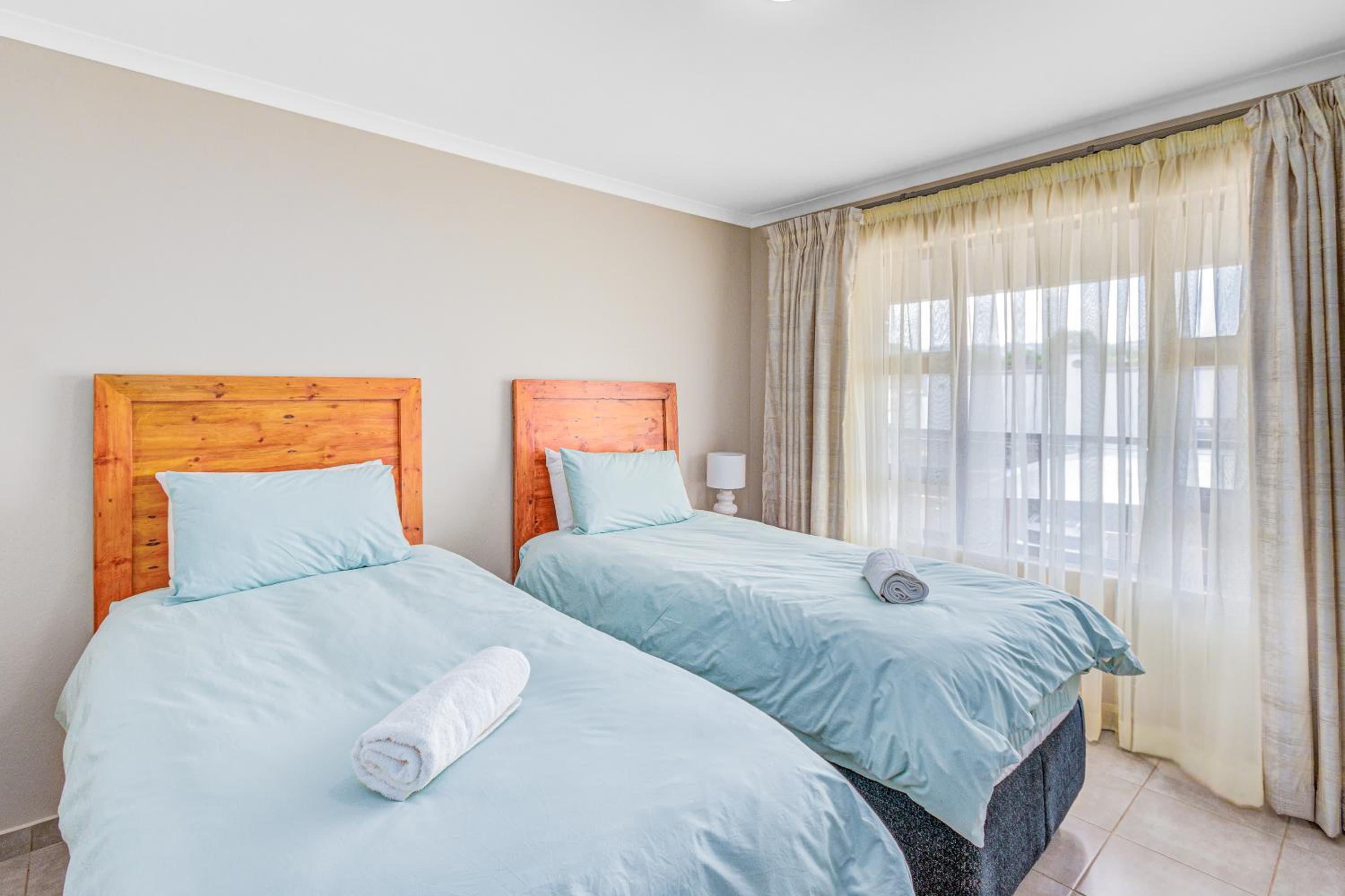 Airville Luxury Apartments, 7min Drive to Cresta Mall