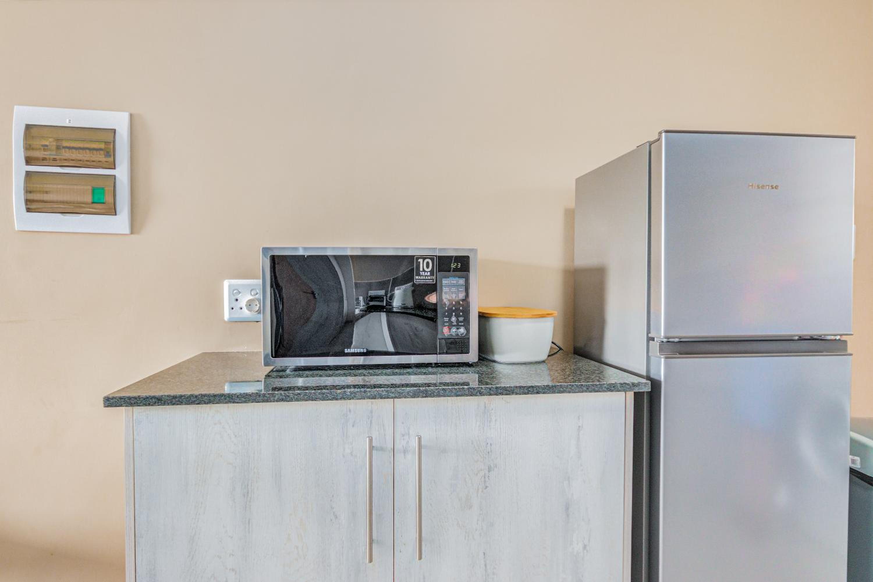 Airville Luxury Apartments, 7min Drive to Cresta Mall