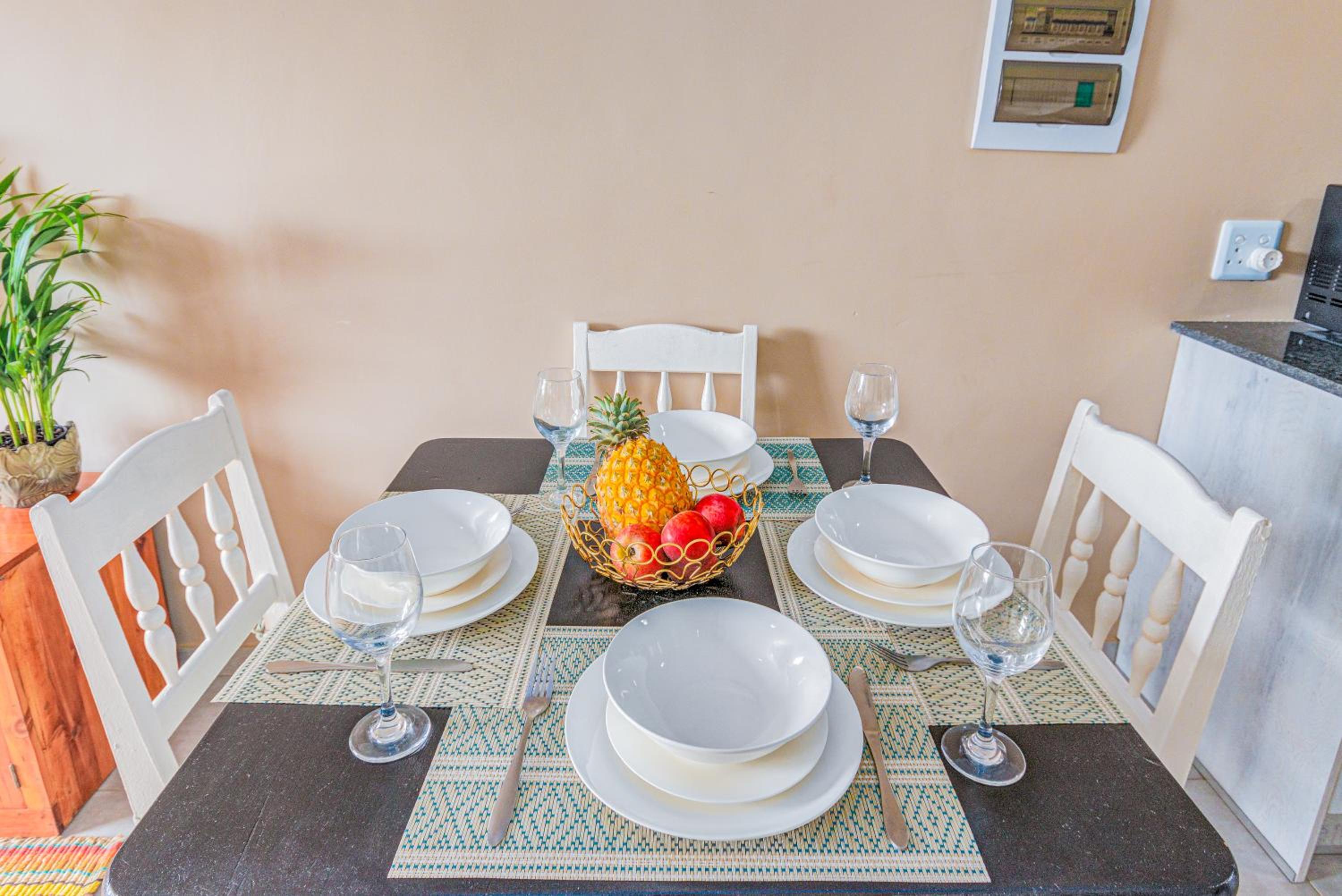 Airville Luxury Apartments, 7min Drive to Cresta Mall