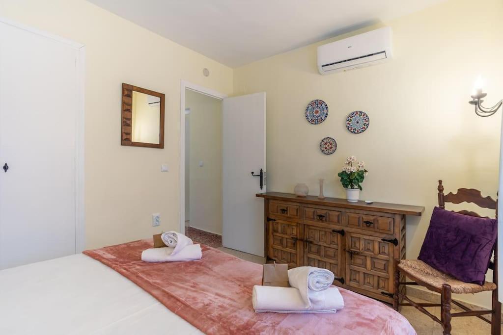 Spanish Style-Villa, heated pool & sea view view 4