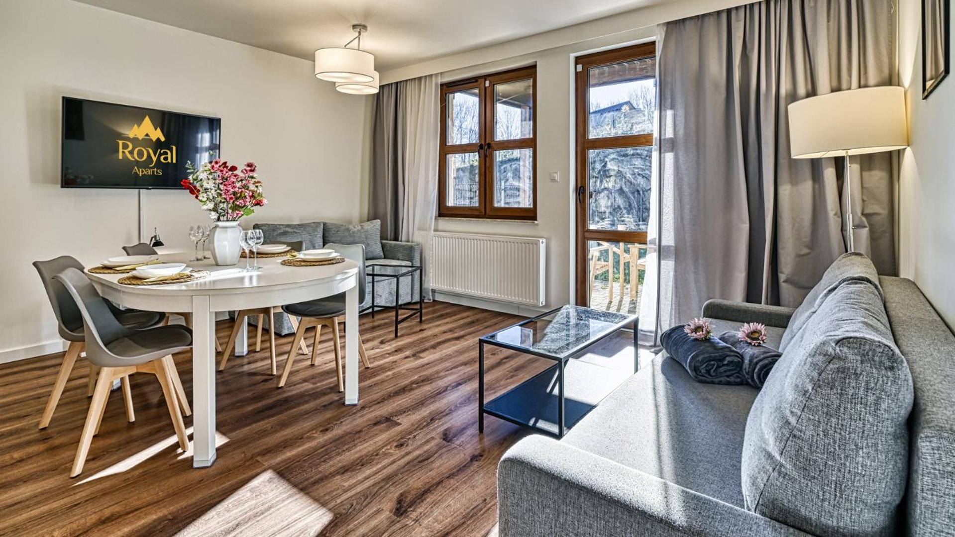 Apartamenty przy wyciągu Myśliwska 1G by Royal Aparts