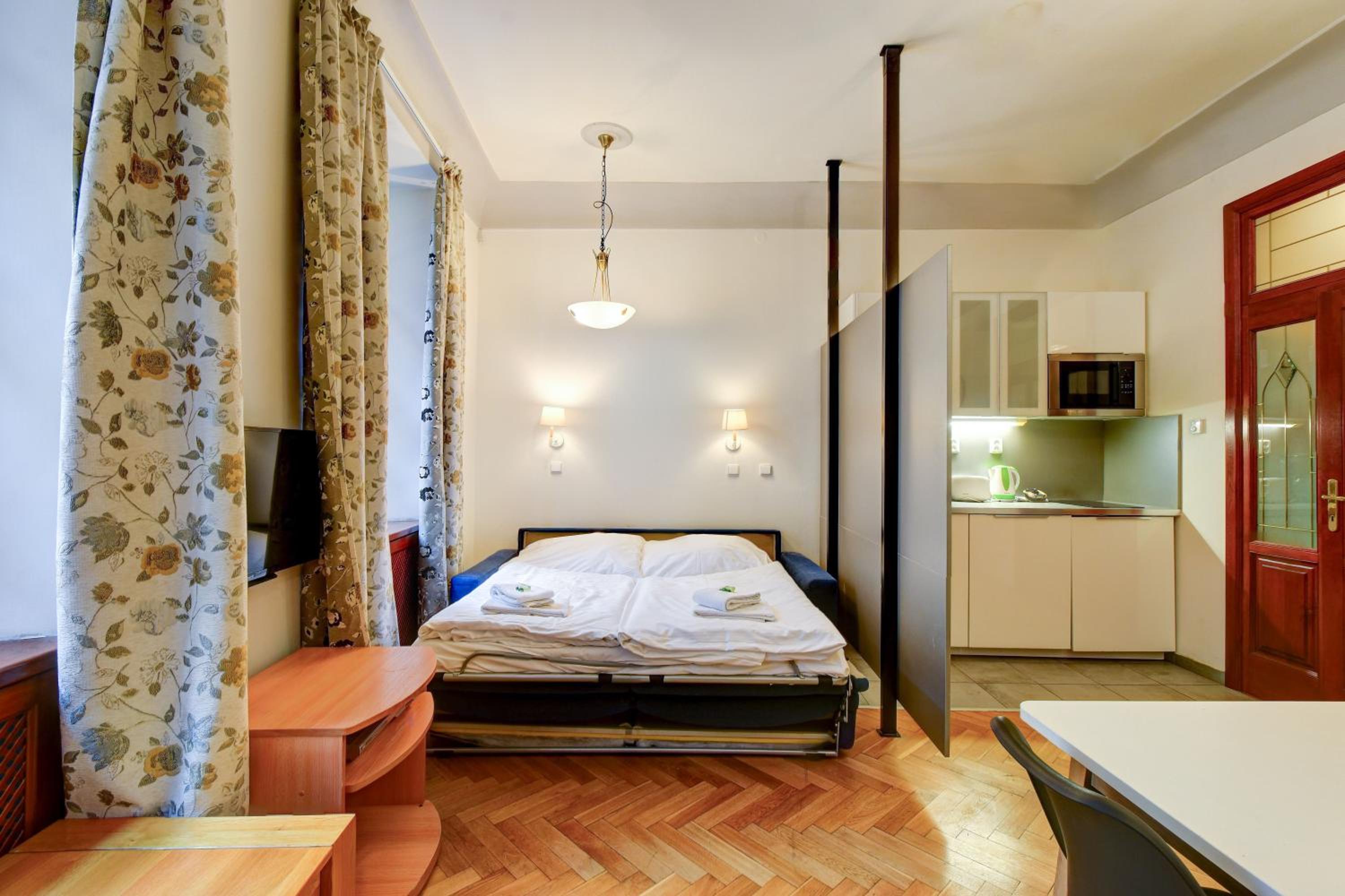 Historic Centre Apartments VIII