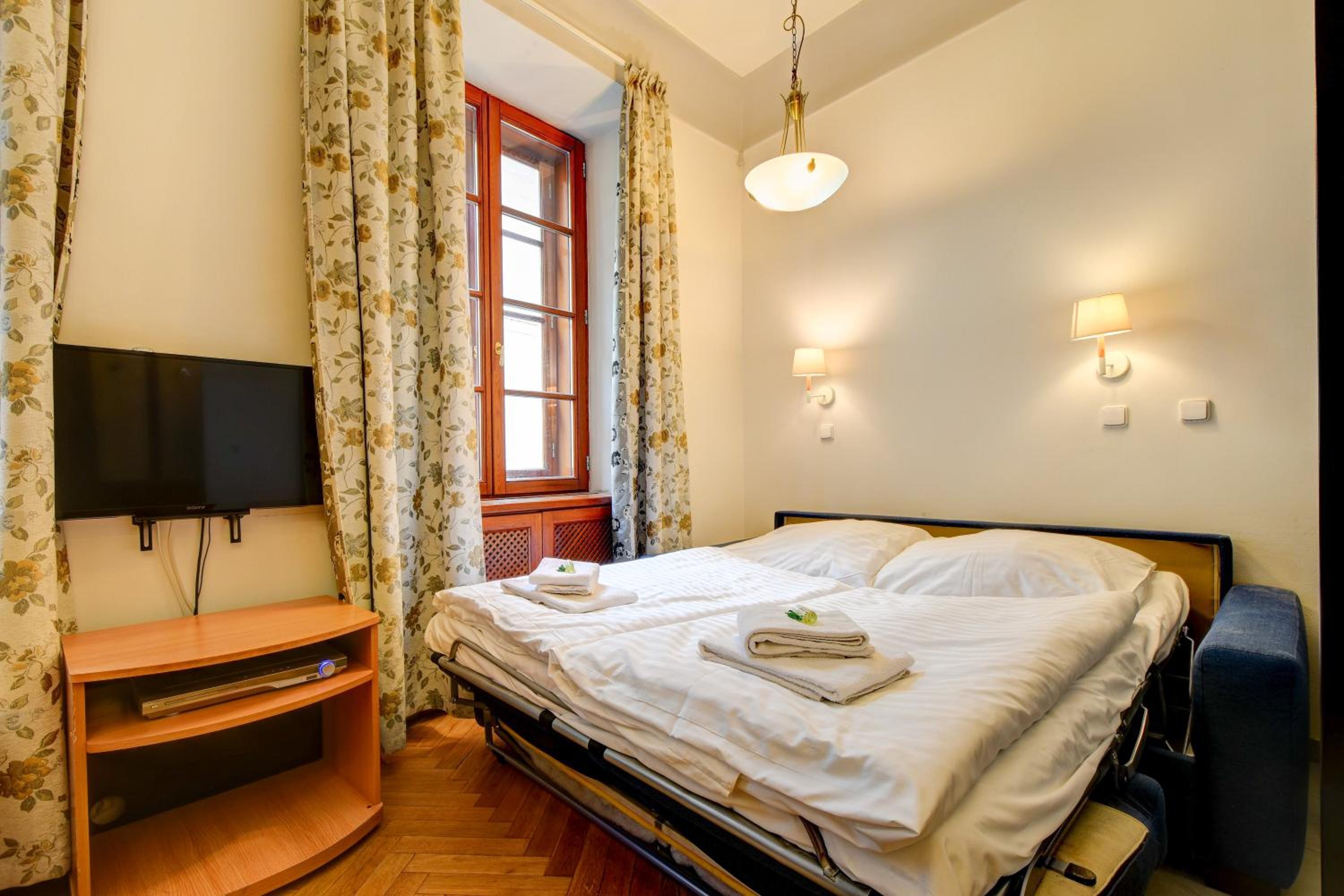 Historic Centre Apartments VIII