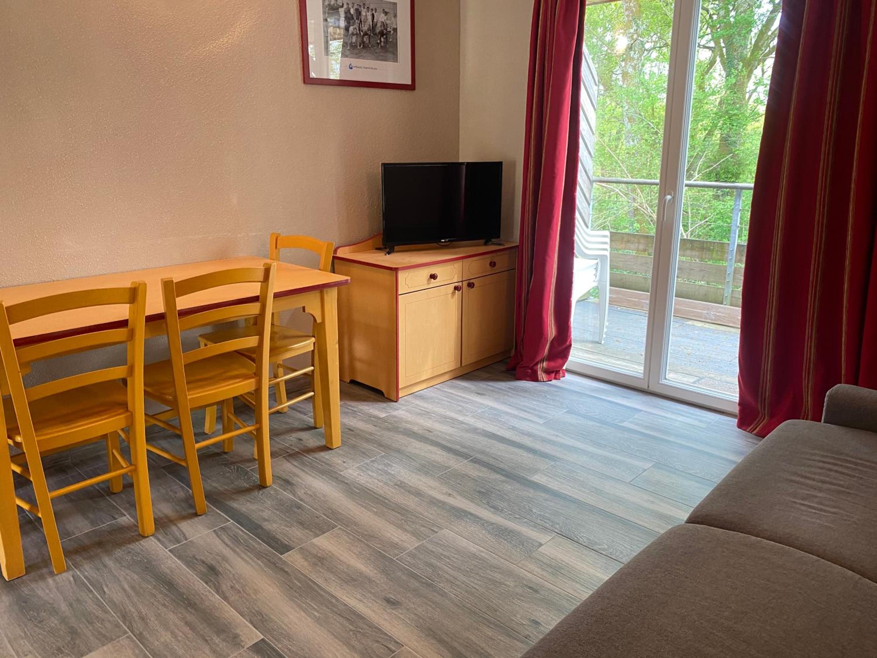 Maisonnette en bois pour 4 personne village vacances Avec