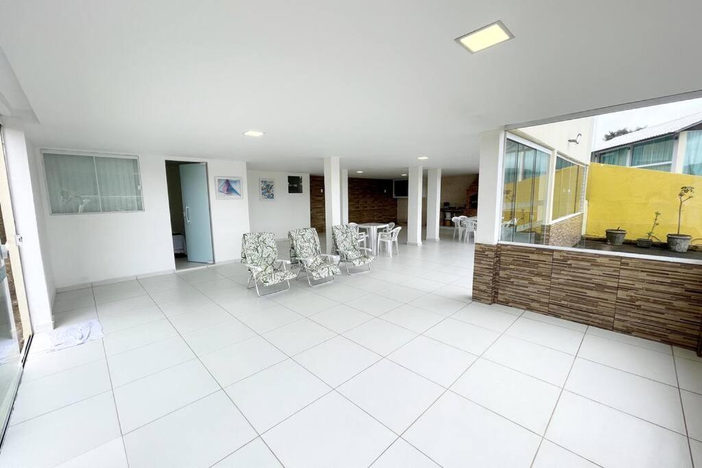 CASA BELA - a 350m do Centro de Miguel Pereira com piscina e churrasqueira